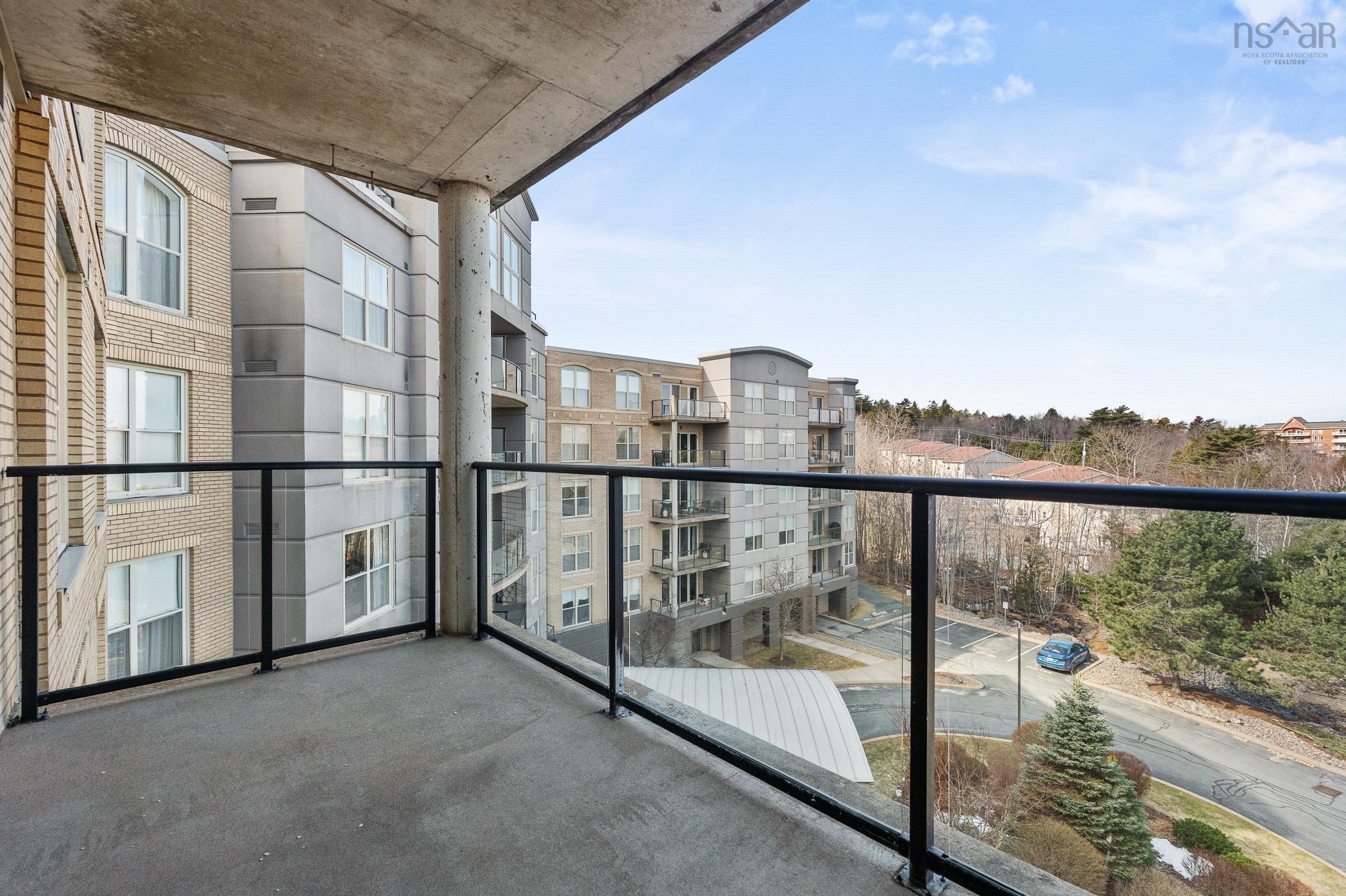 $599,900.00: 407 36 Southgate Drive, Bedford