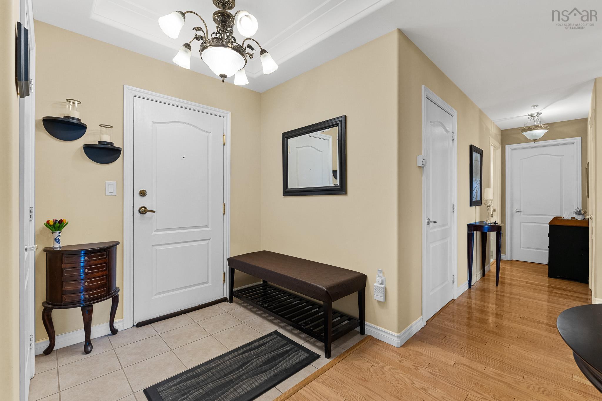 $599,900.00: 407 36 Southgate Drive, Bedford