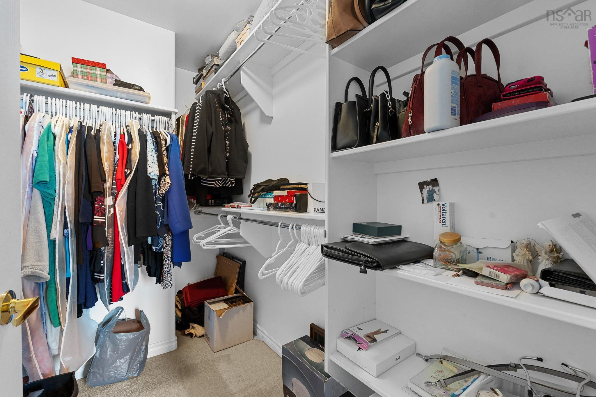 $599,900.00: 407 36 Southgate Drive, Bedford