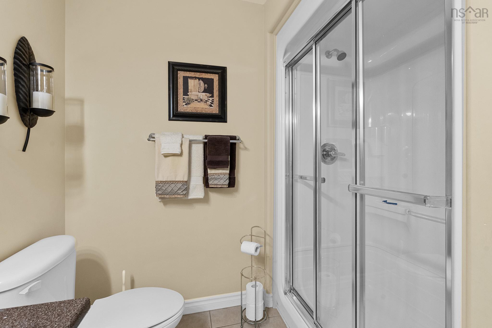 $599,900.00: 407 36 Southgate Drive, Bedford