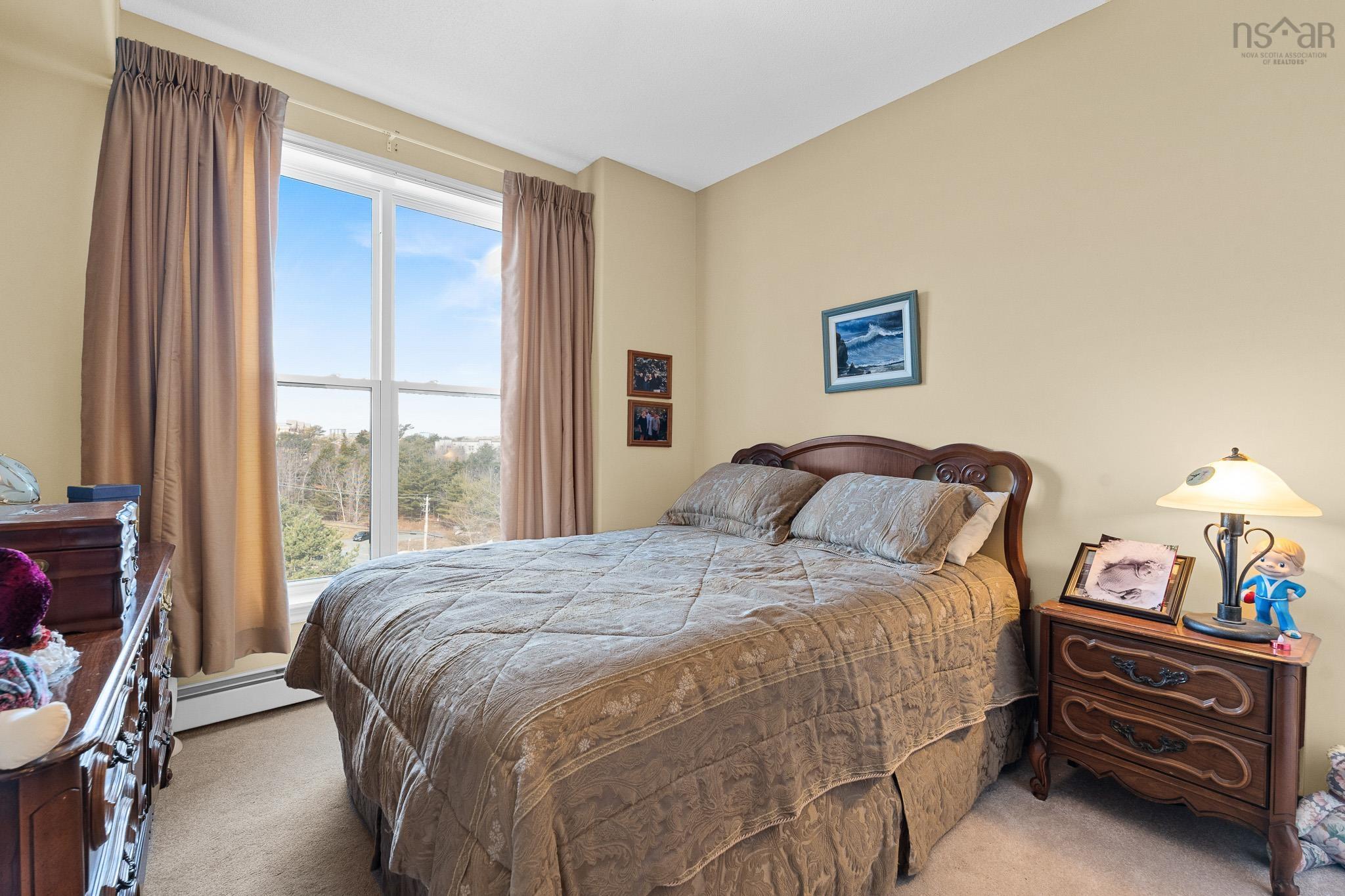 $599,900.00: 407 36 Southgate Drive, Bedford