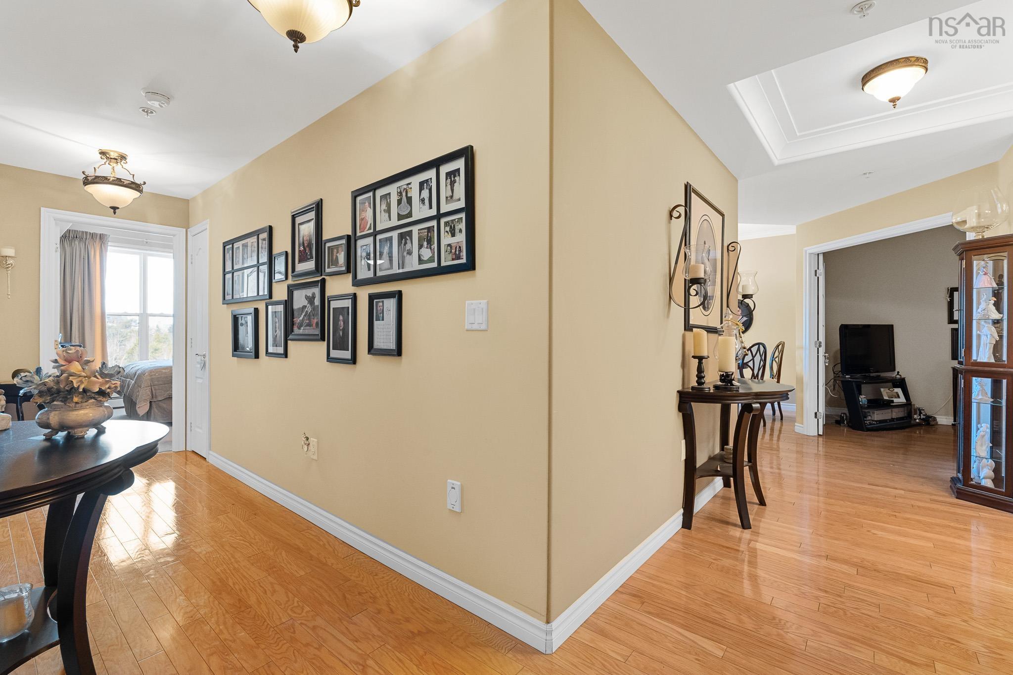 $599,900.00: 407 36 Southgate Drive, Bedford