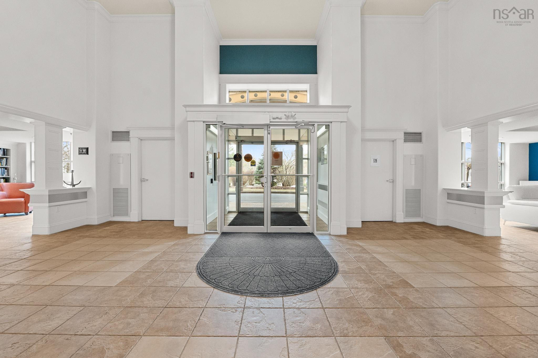 $599,900.00: 407 36 Southgate Drive, Bedford