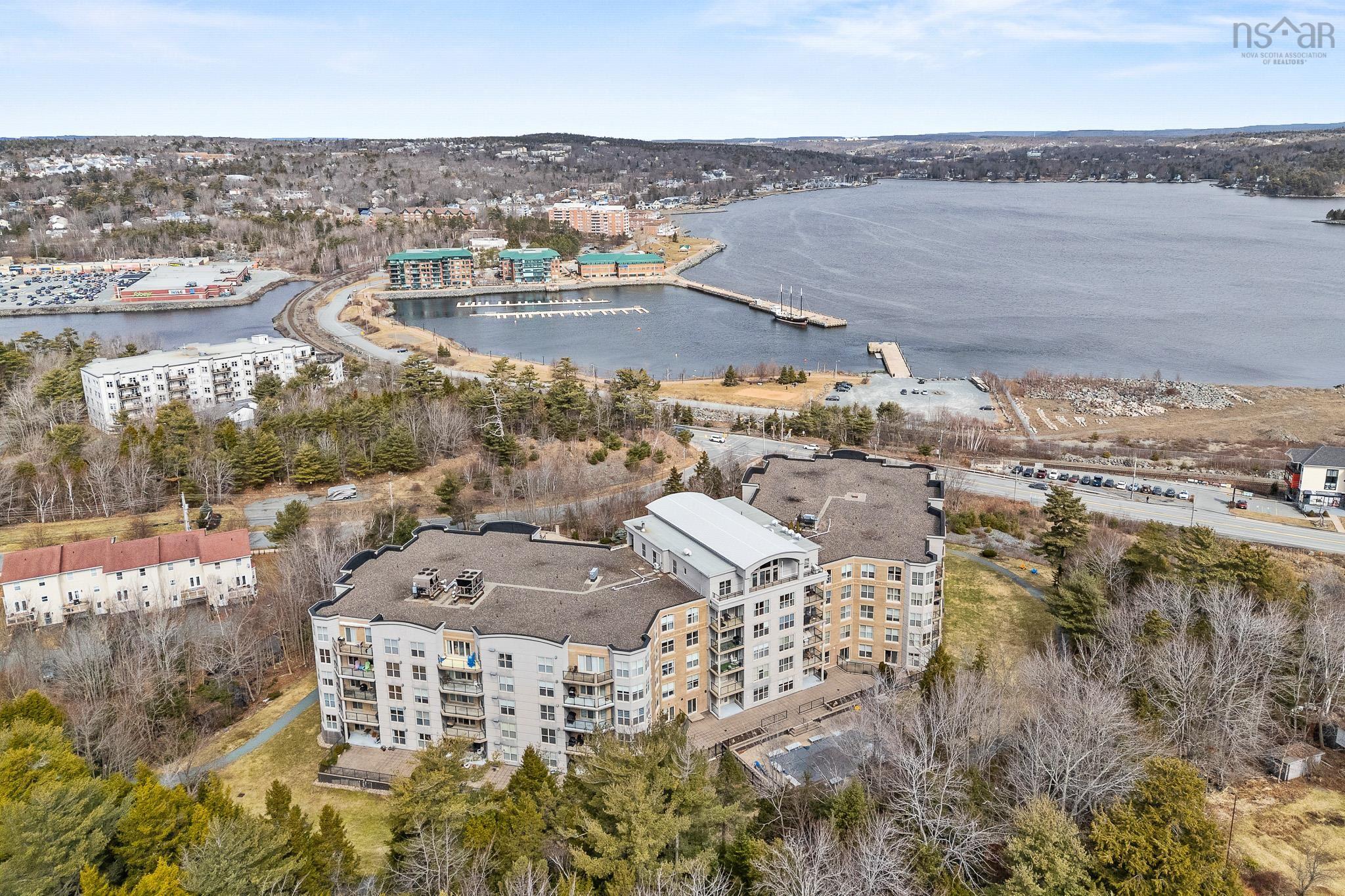 $599,900.00: 407 36 Southgate Drive, Bedford