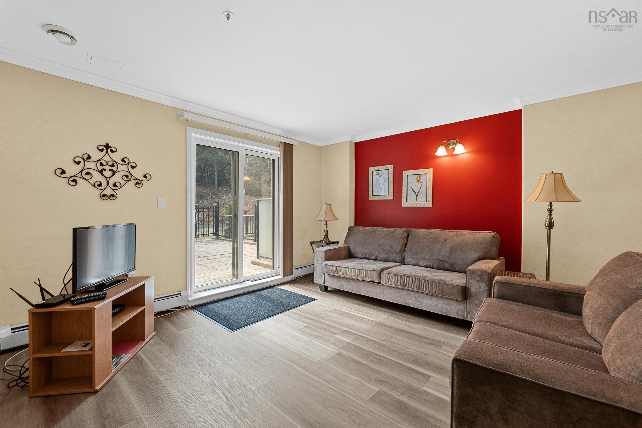 $599,900.00: 407 36 Southgate Drive, Bedford