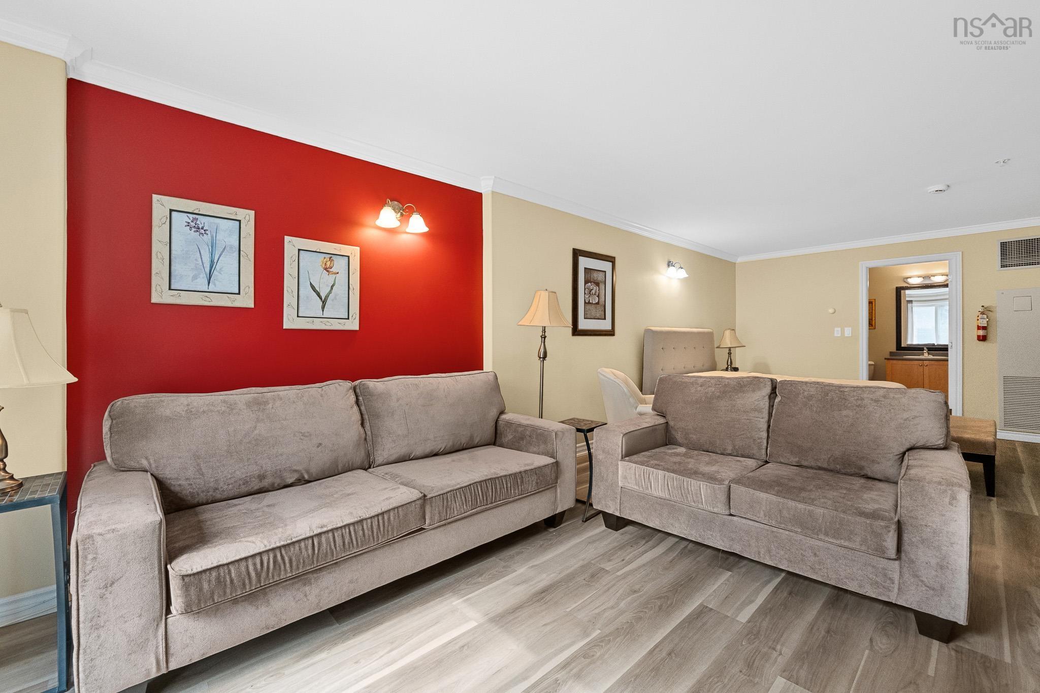 $599,900.00: 407 36 Southgate Drive, Bedford