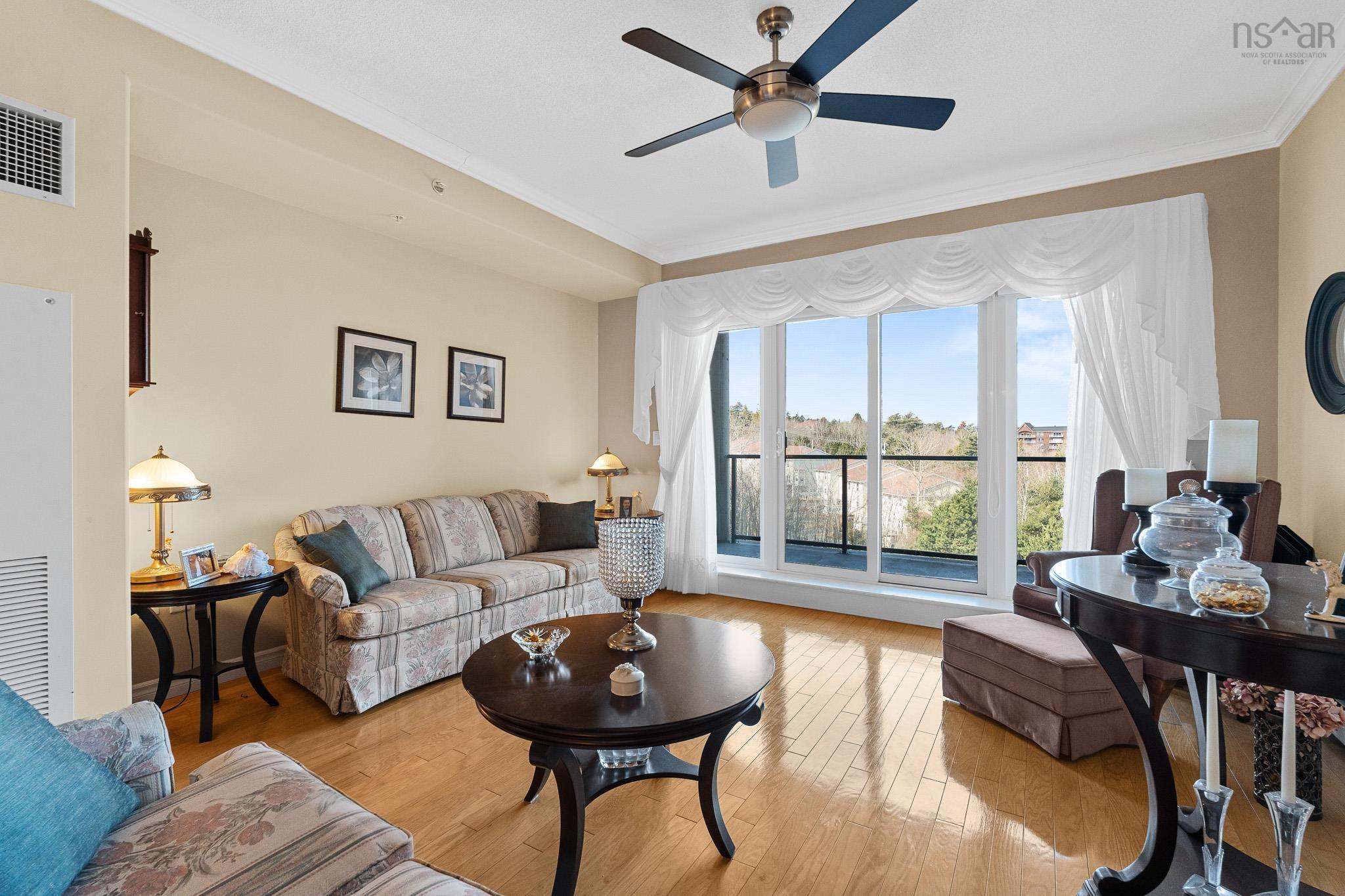 $599,900.00: 407 36 Southgate Drive, Bedford