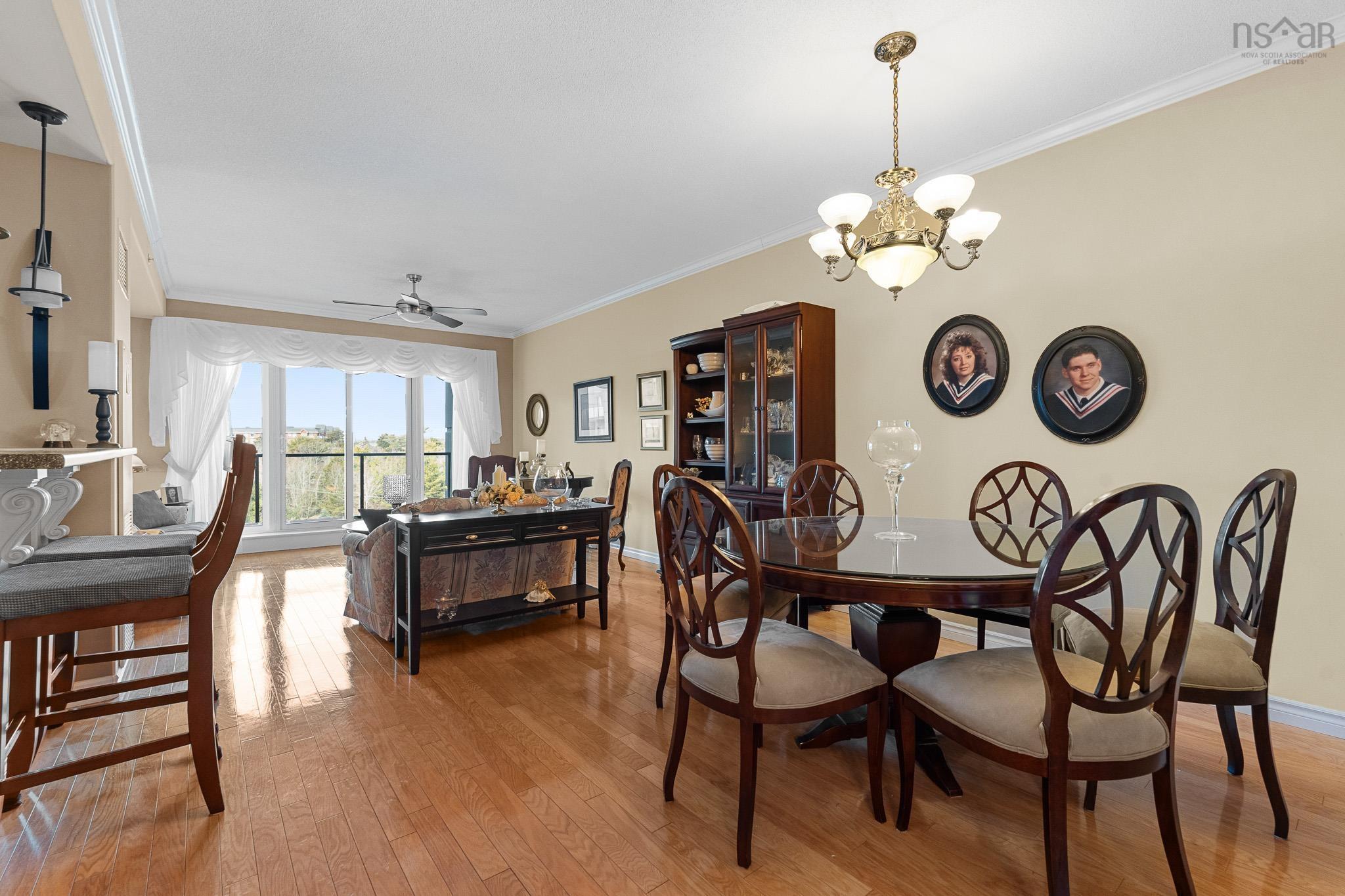 $599,900.00: 407 36 Southgate Drive, Bedford