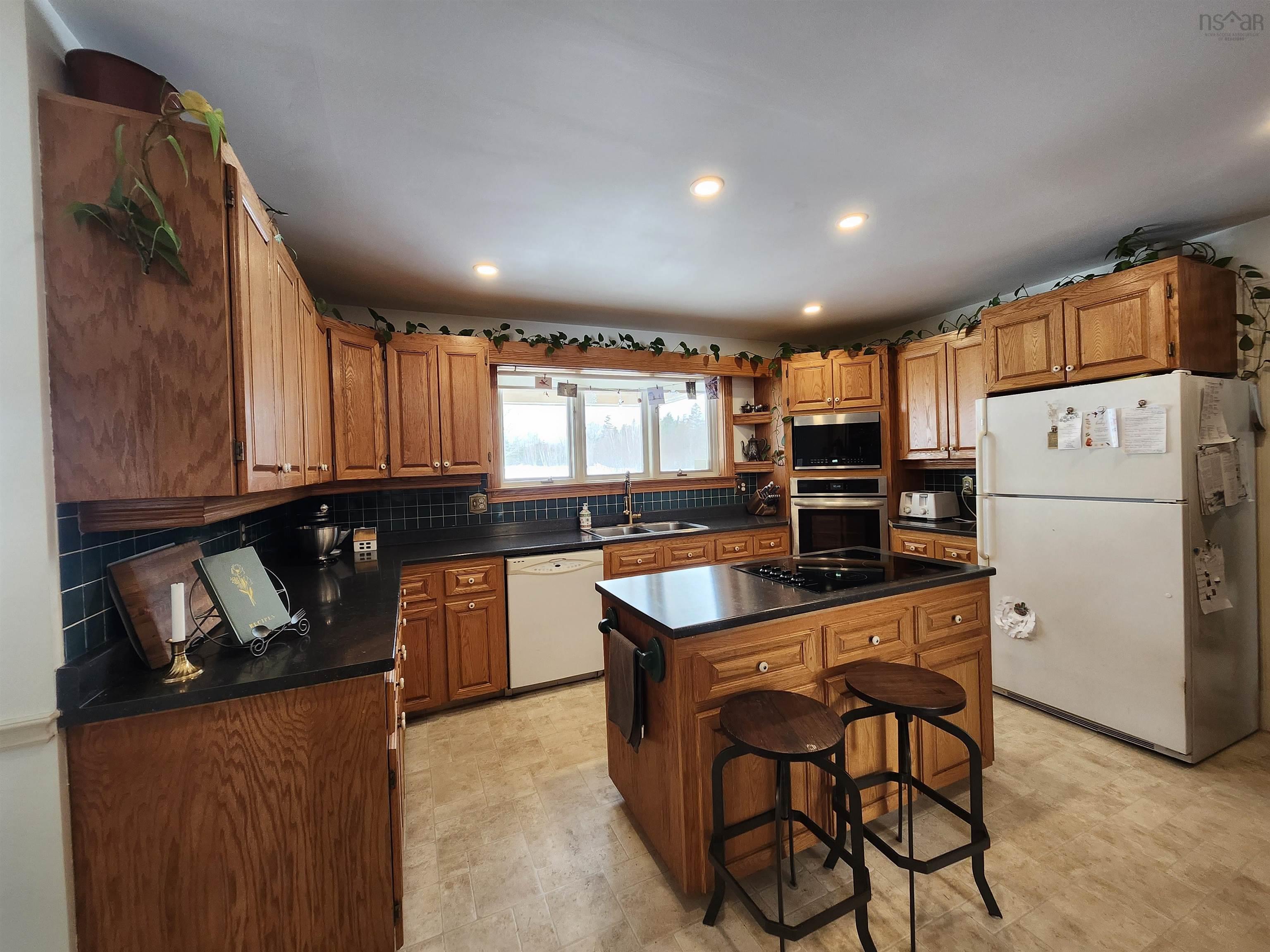 $592,000.00: 1461 Highway 360, Garland