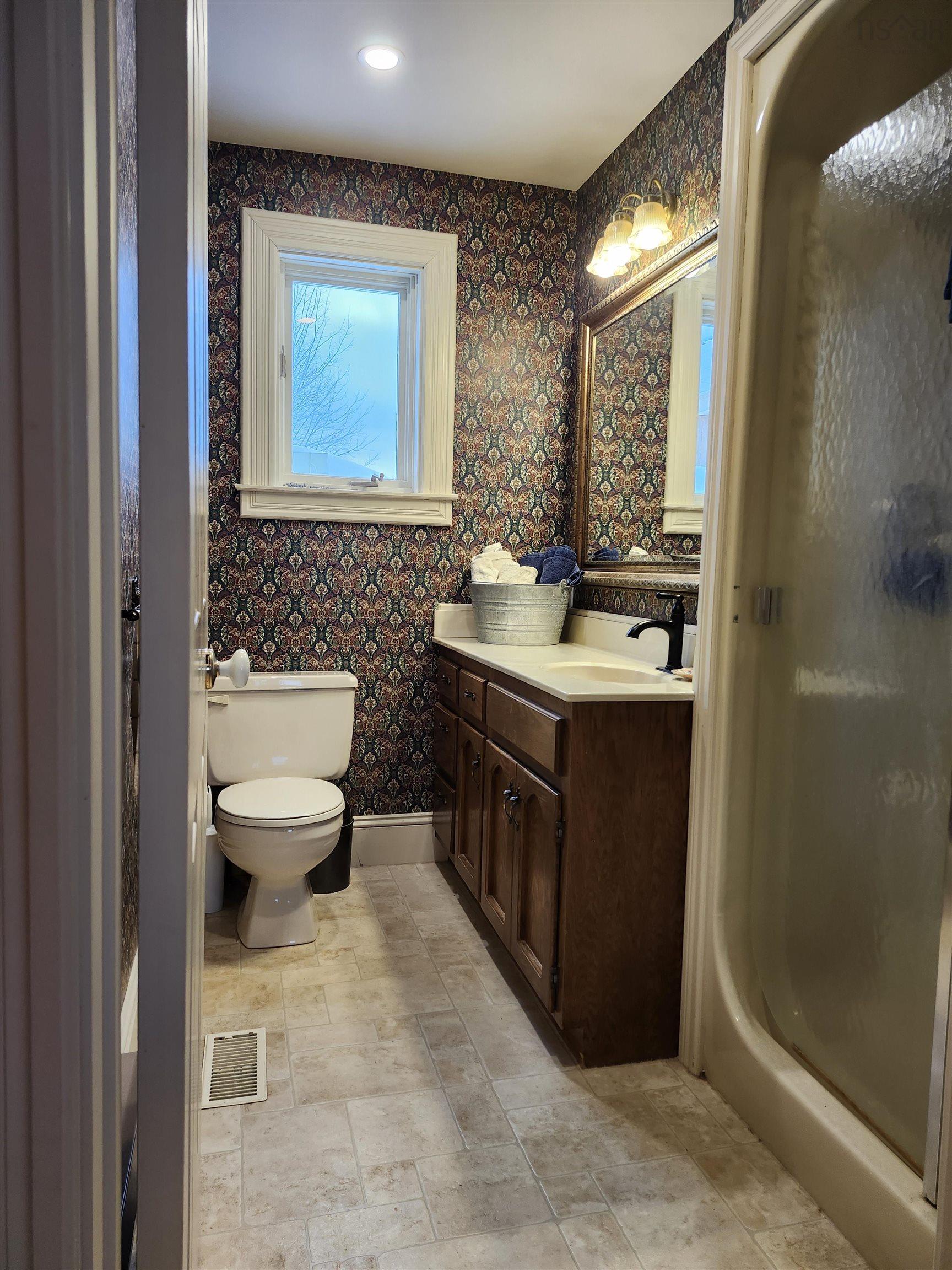 $592,000.00: 1461 Highway 360, Garland