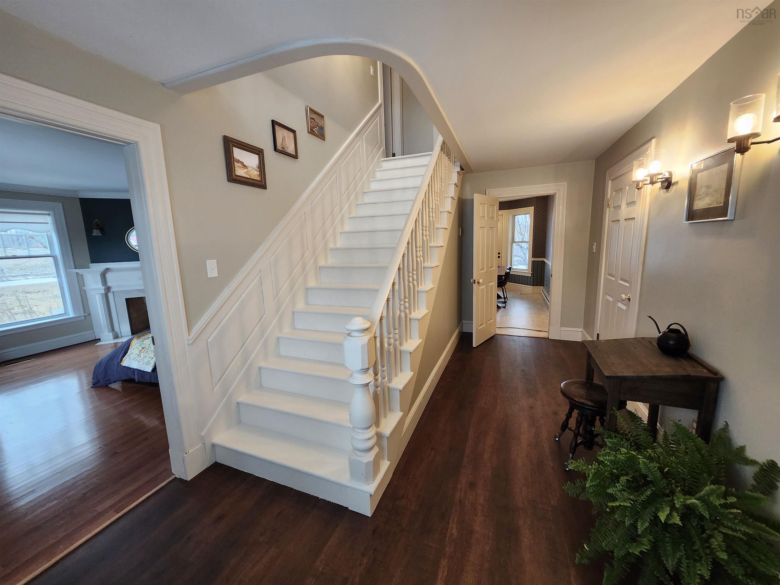$592,000.00: 1461 Highway 360, Garland