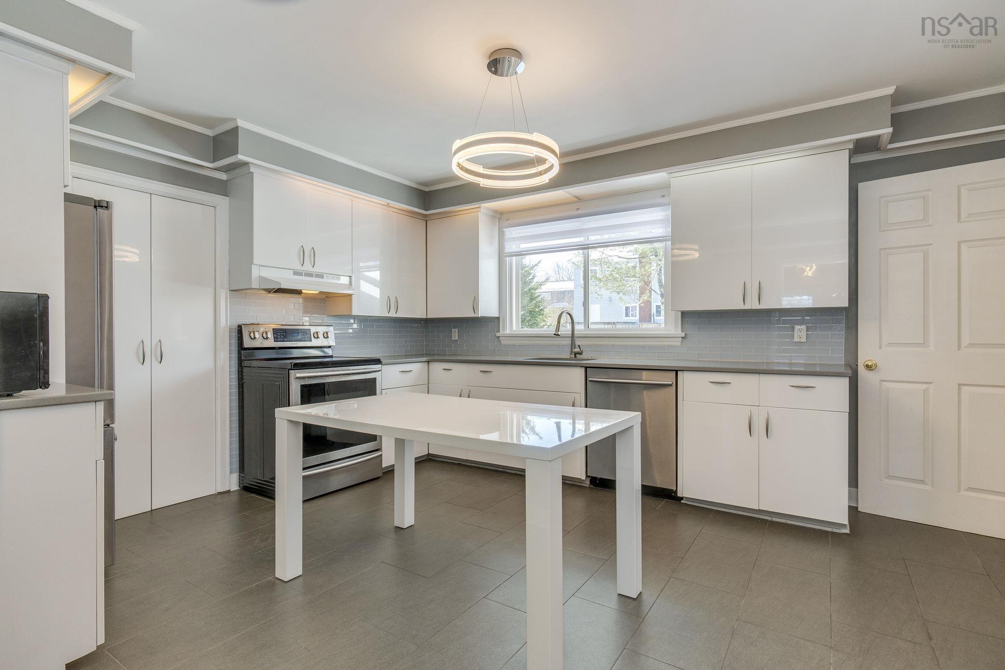 30 Penhorn Drive, Dartmouth, NS (MLS 202605418)