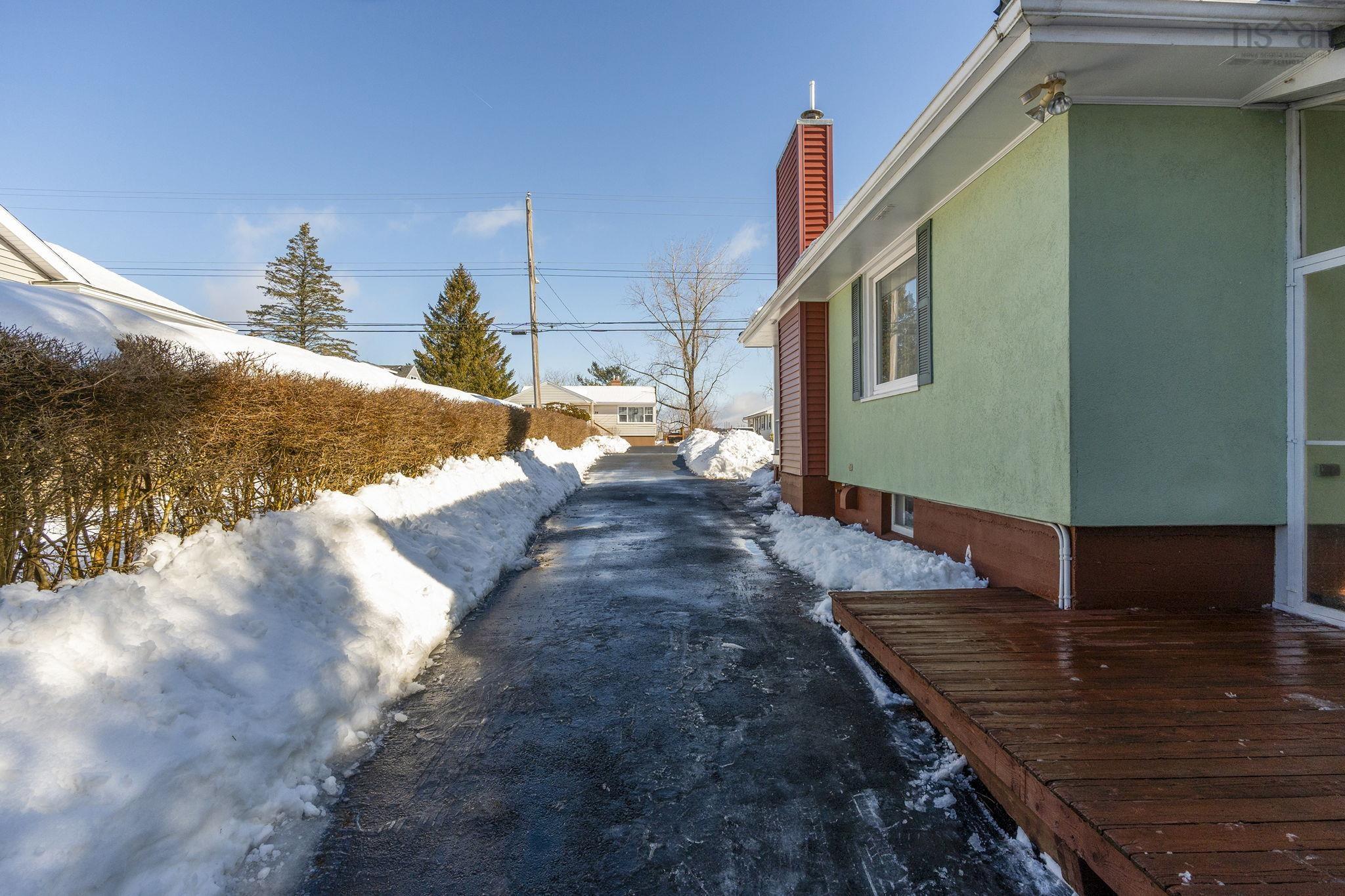 30 Penhorn Drive, Dartmouth, NS (MLS 202605418)