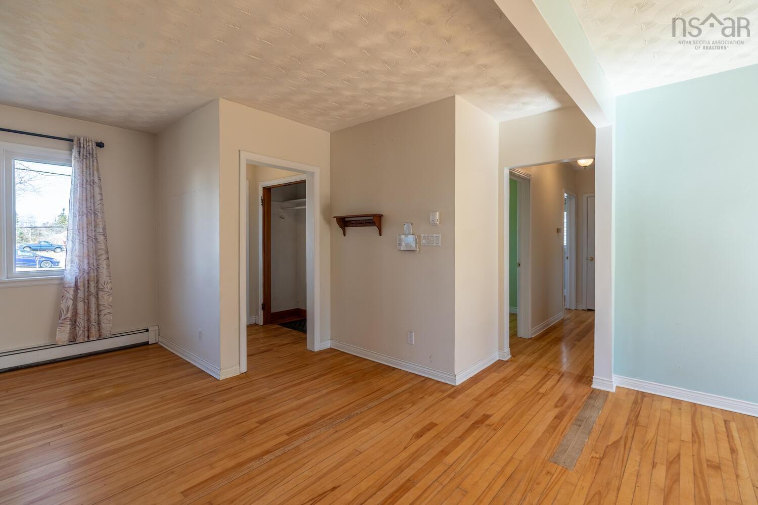 $474,900.00: 20 Avon Crescent, Halifax