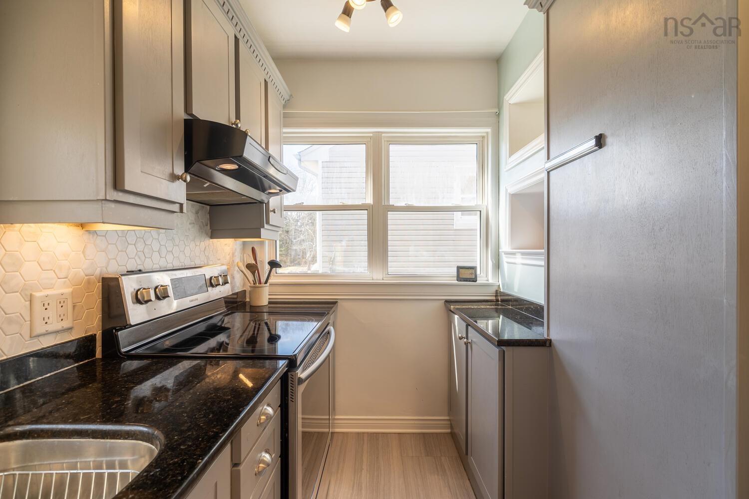 $474,900.00: 20 Avon Crescent, Halifax