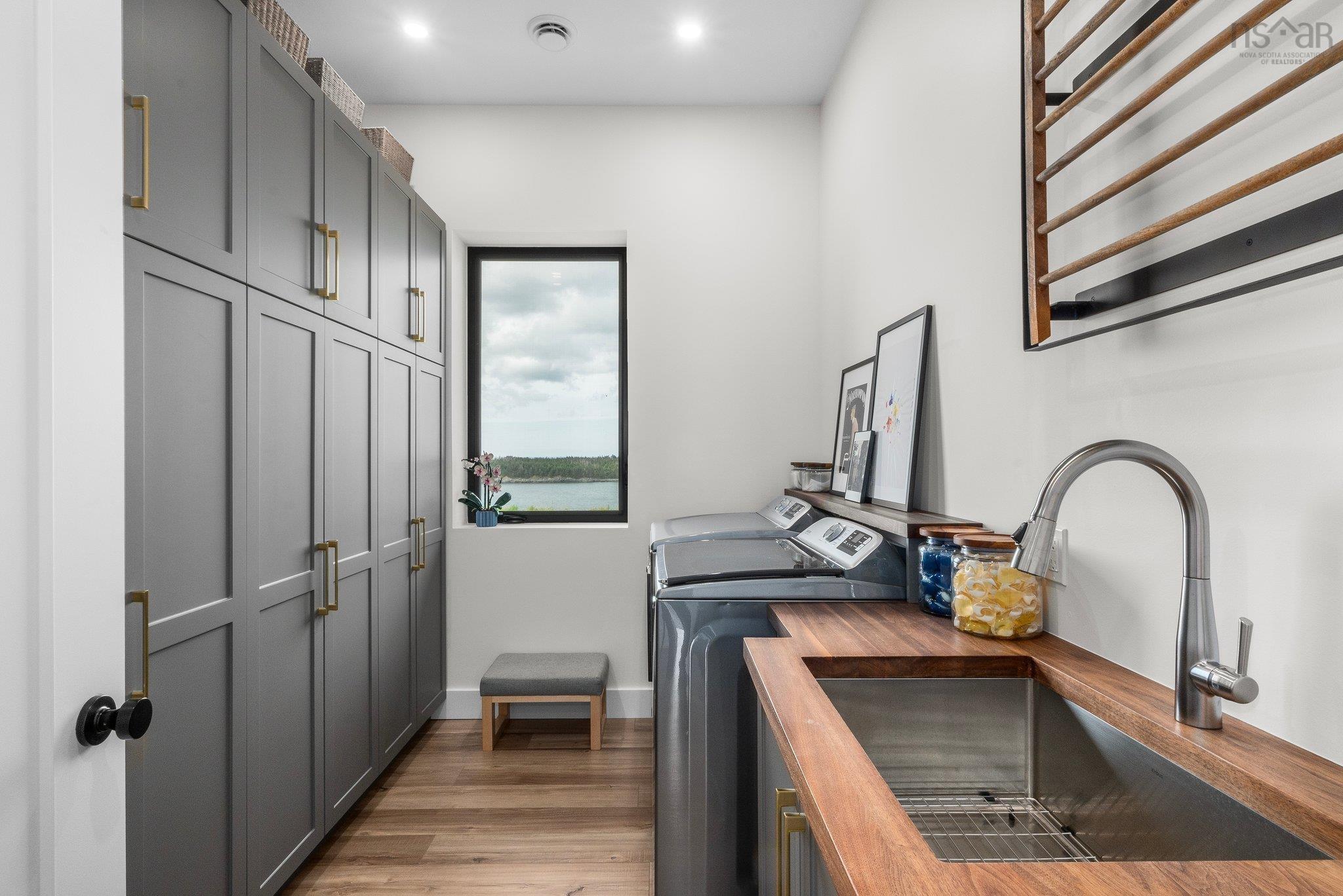 $4,400,000.00: 1766 Highway 304, Cape Forchu