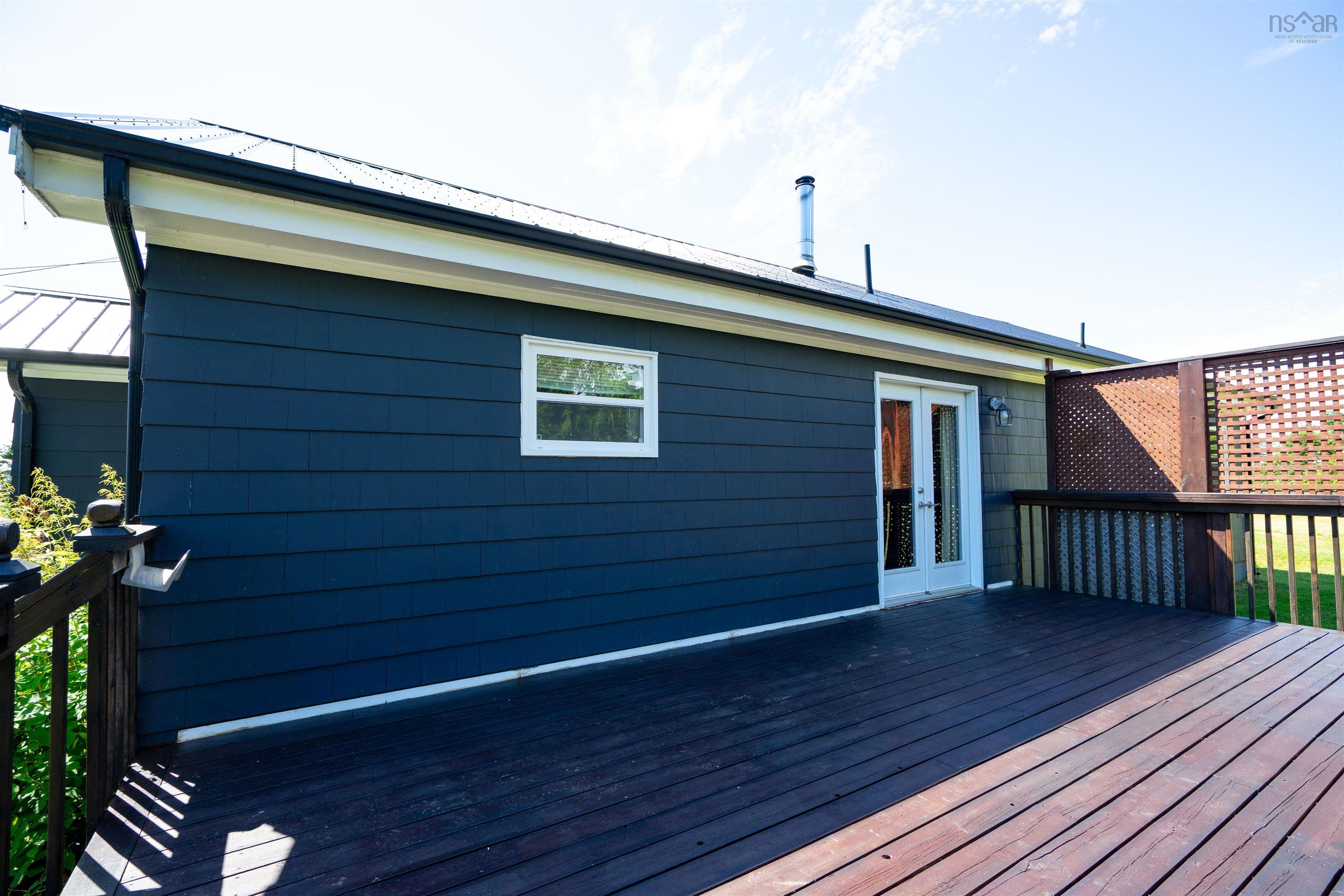 $555,000.00: 1685 Granville Road, Port Wade