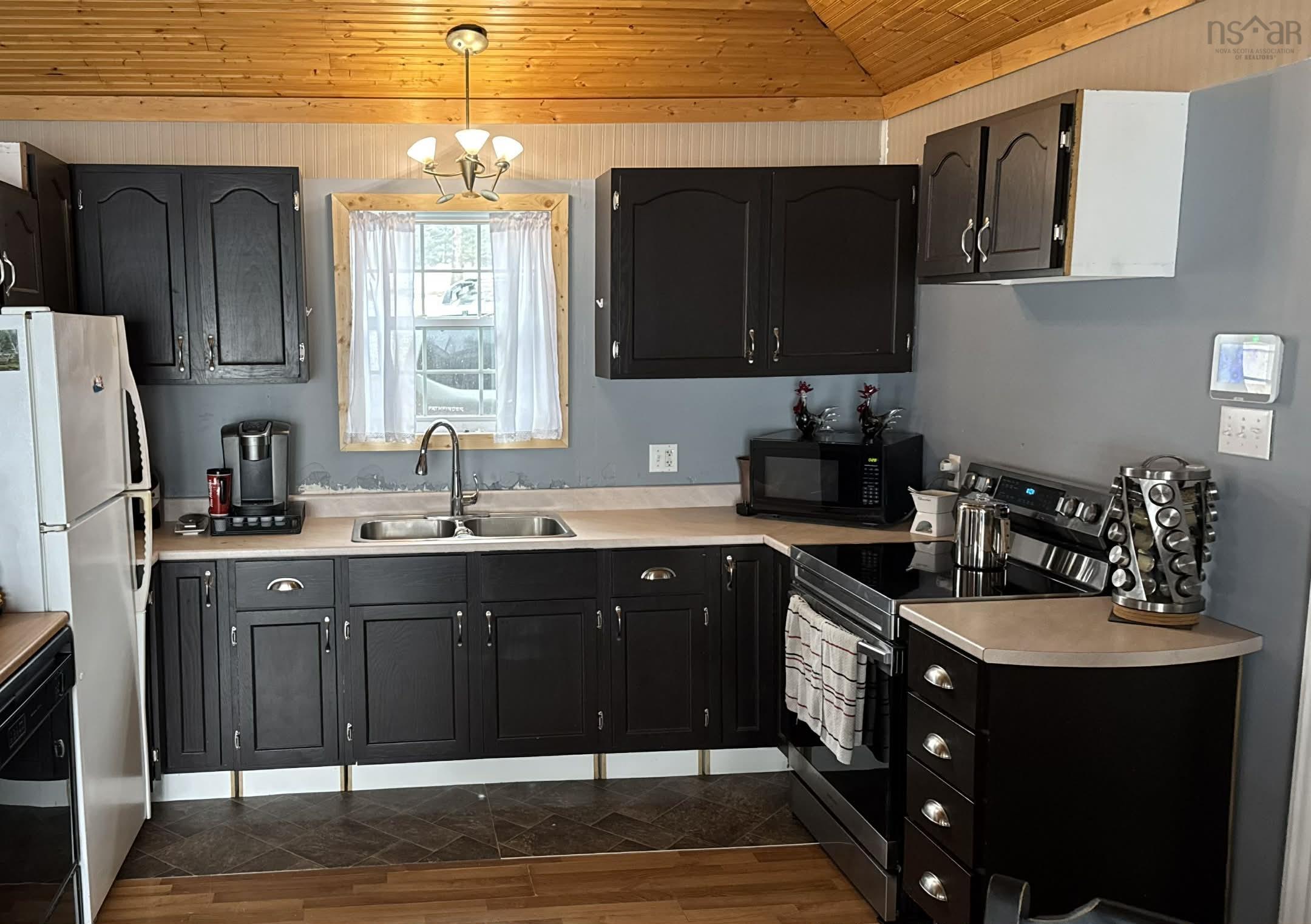 $299,900.00: 41 Eldoras Lane, Sheet Harbour