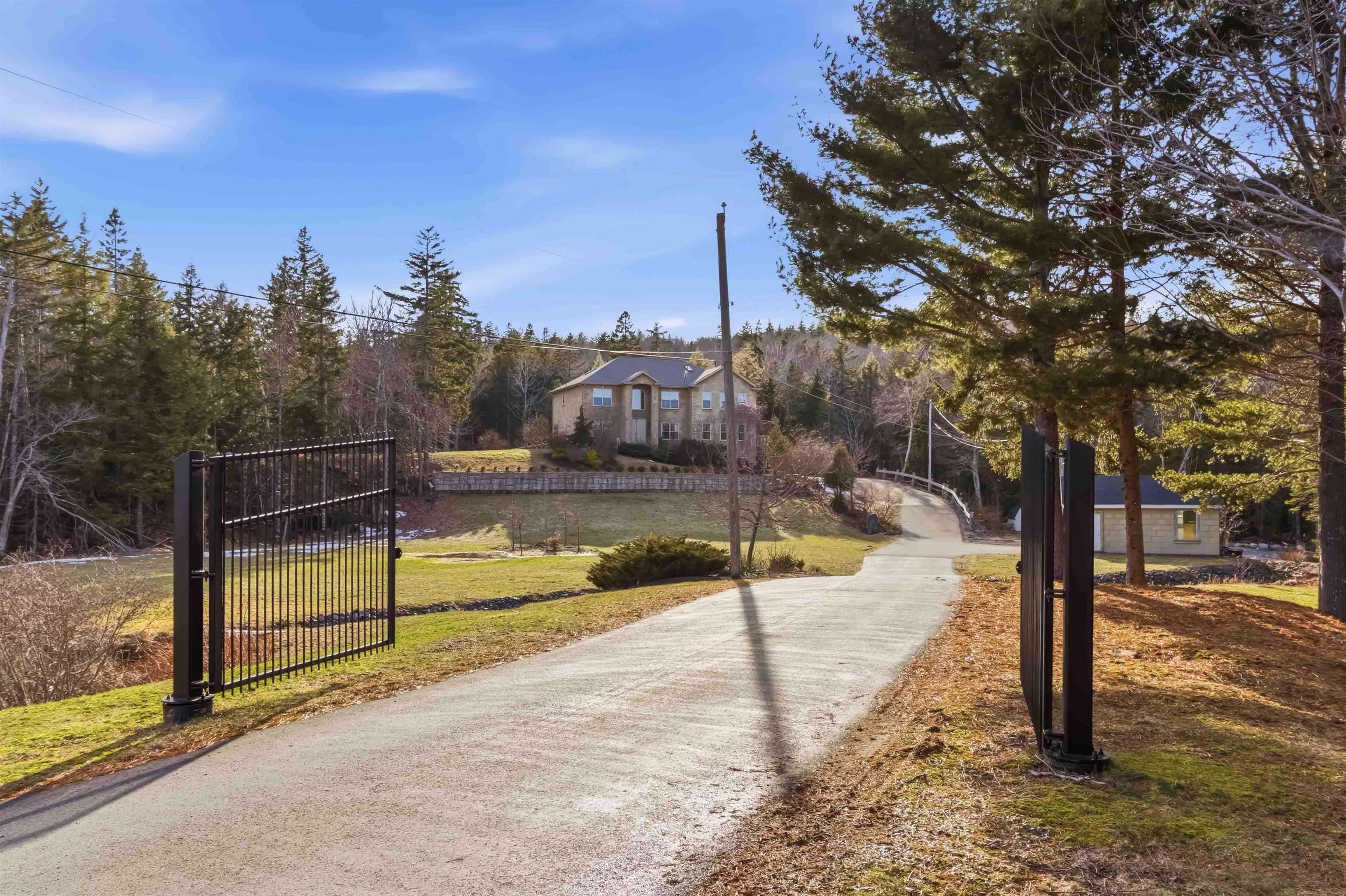 61 Colins Road, Bedford, NS (MLS 202605490)