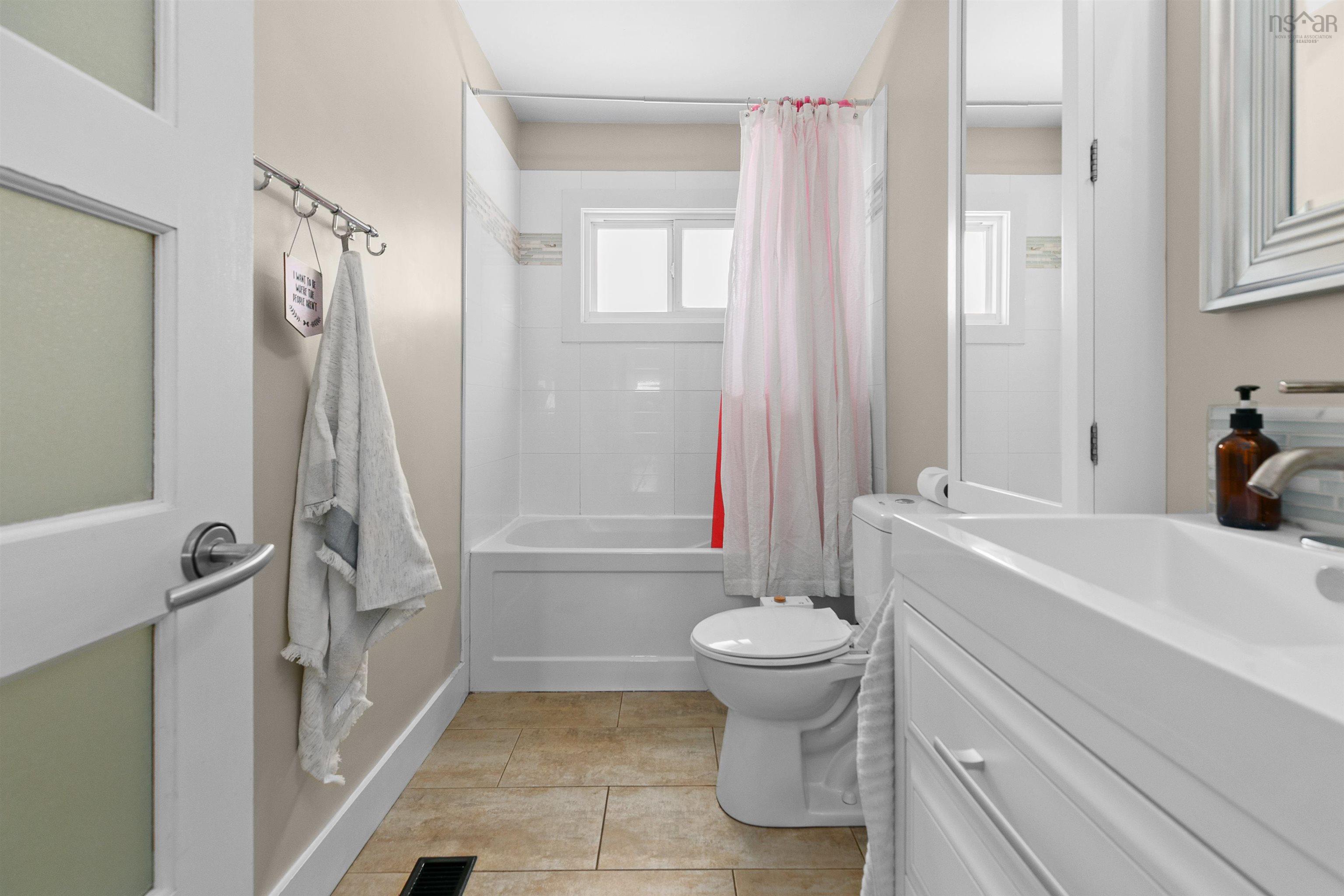 6484 Roslyn Road, West End, NS (MLS 202605514)