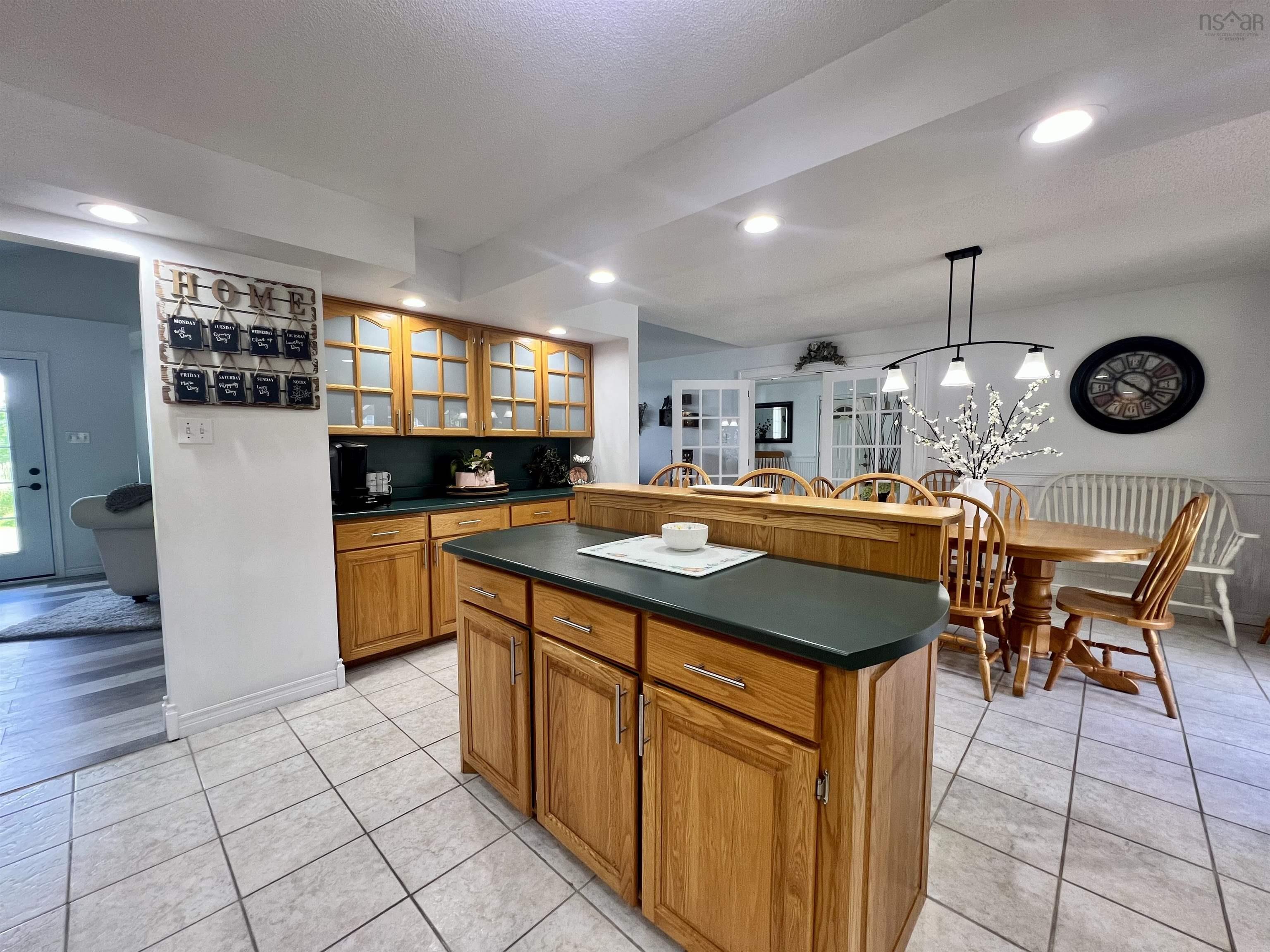 $899,000.00: 1042 Pleasant Valley Road, Pleasant Valley