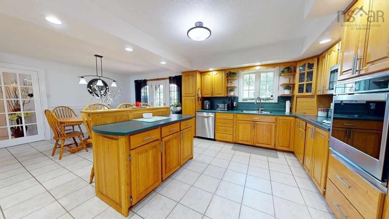 $899,000.00: 1042 Pleasant Valley Road, Pleasant Valley