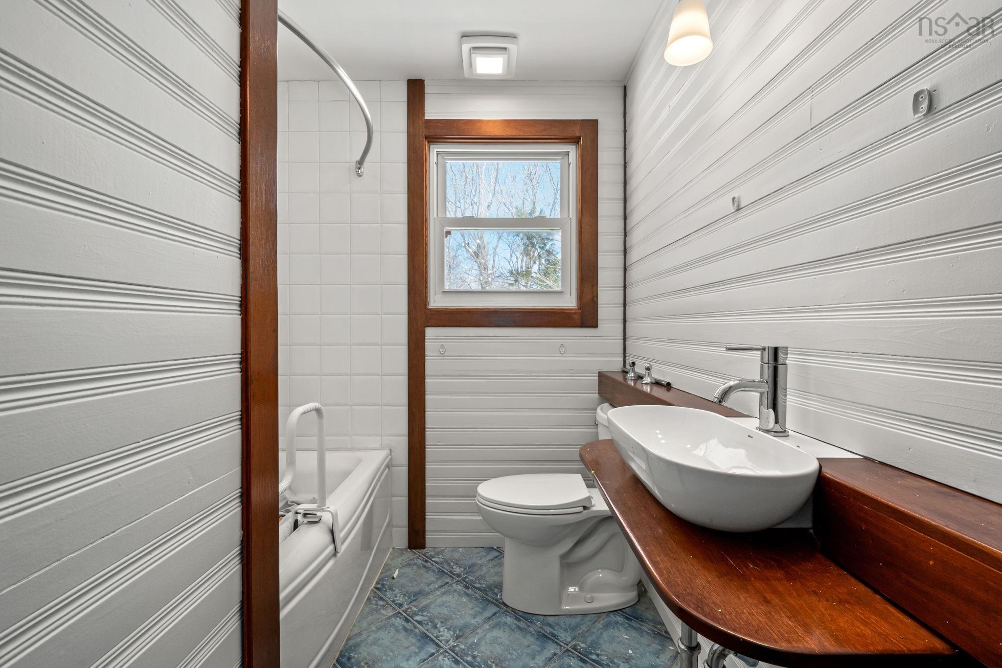 19 Dumbarton Avenue, Dartmouth, NS (MLS 202605534)