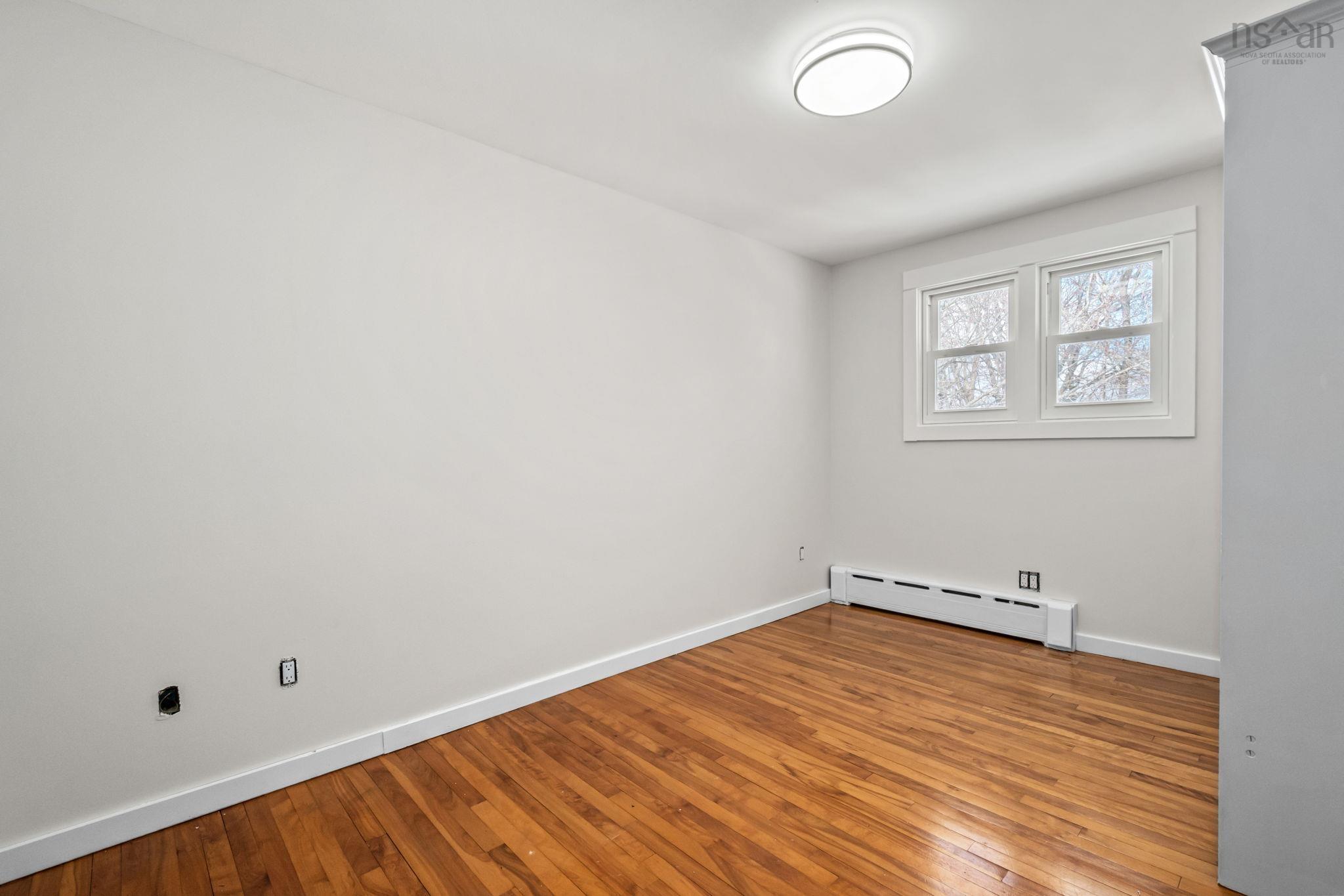 19 Dumbarton Avenue, Dartmouth, NS (MLS 202605534)