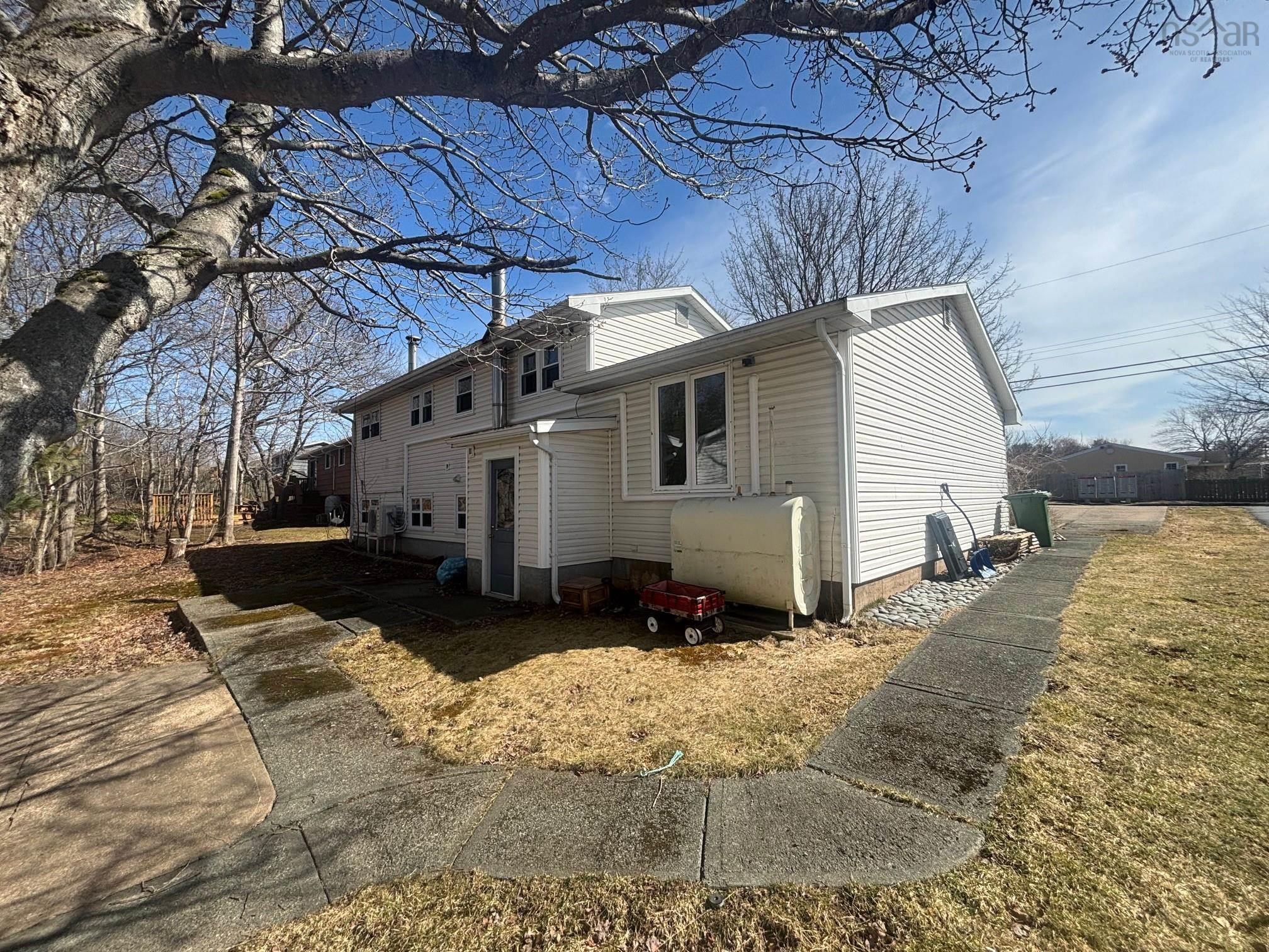 19 Dumbarton Avenue, Dartmouth, NS (MLS 202605534)