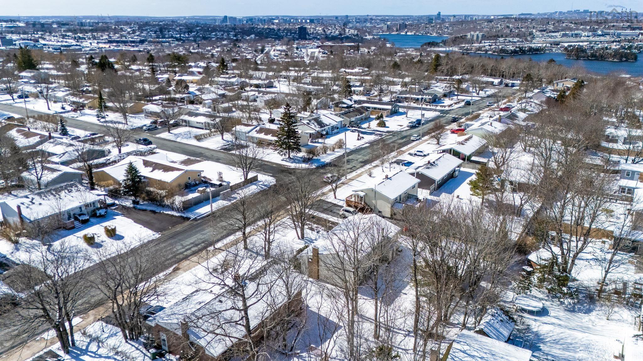 19 Dumbarton Avenue, Dartmouth, NS (MLS 202605534)