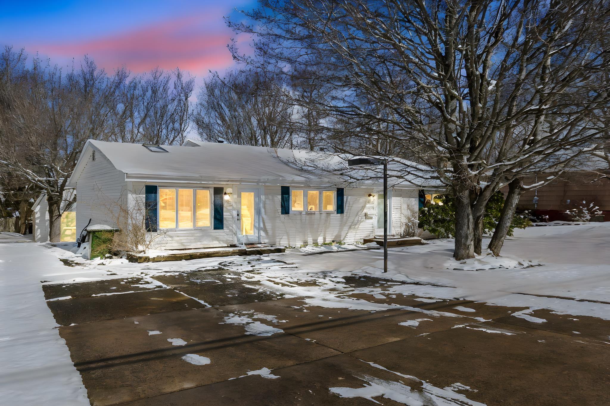 19 Dumbarton Avenue, Dartmouth, NS (MLS 202605534)