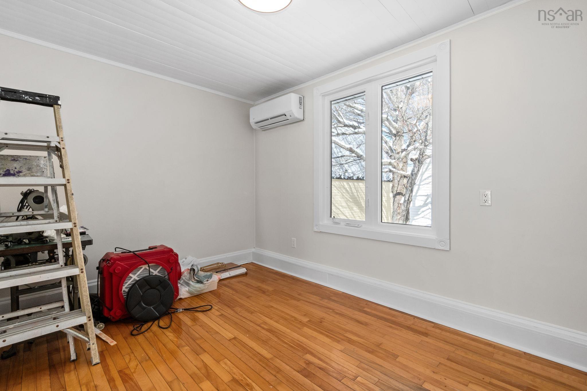 19 Dumbarton Avenue, Dartmouth, NS (MLS 202605534)