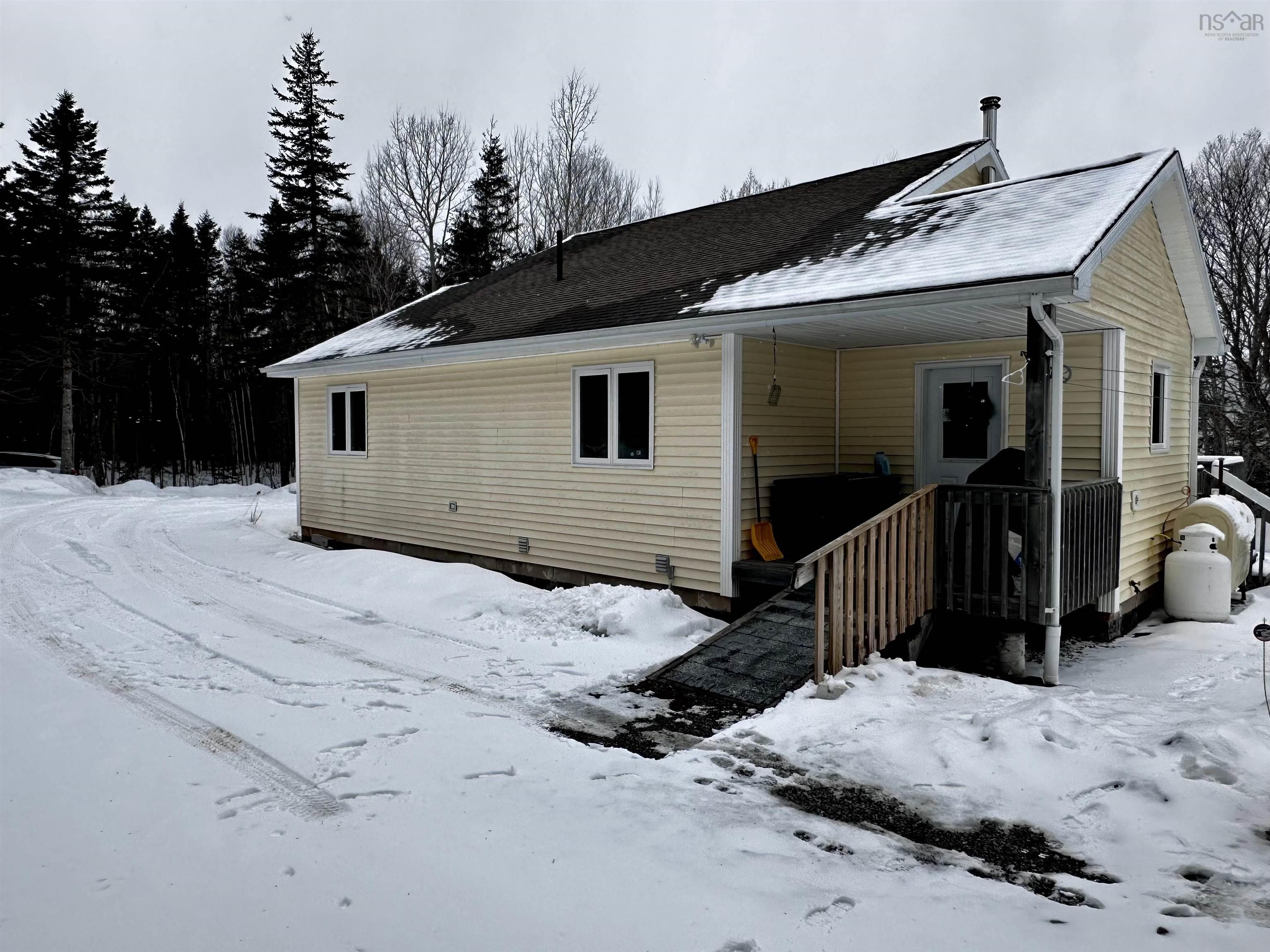 $349,900.00: 9722 Kempt Head Road, Ross Ferry