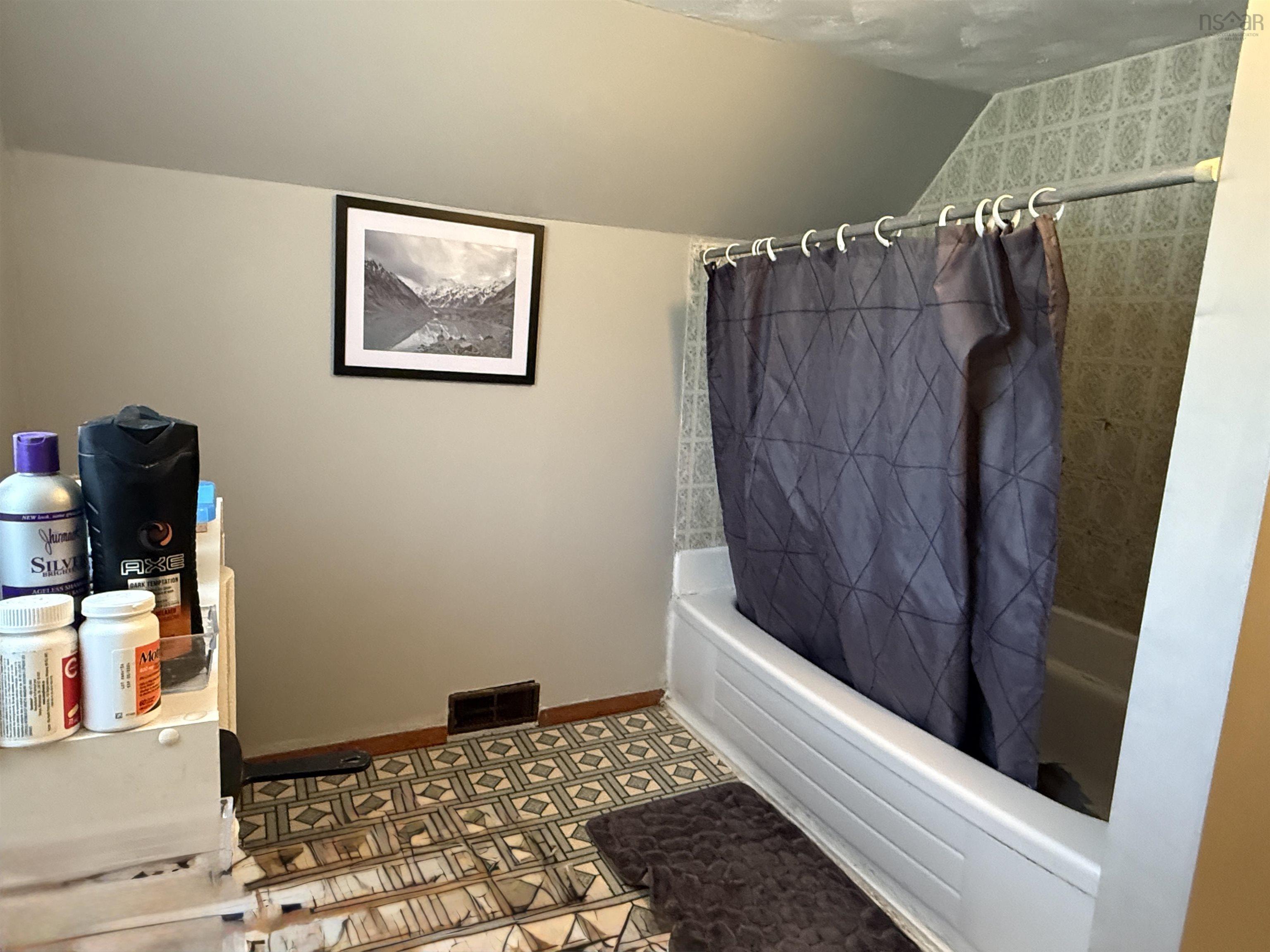$299,000.00: 473 Willow Avenue, New Glasgow