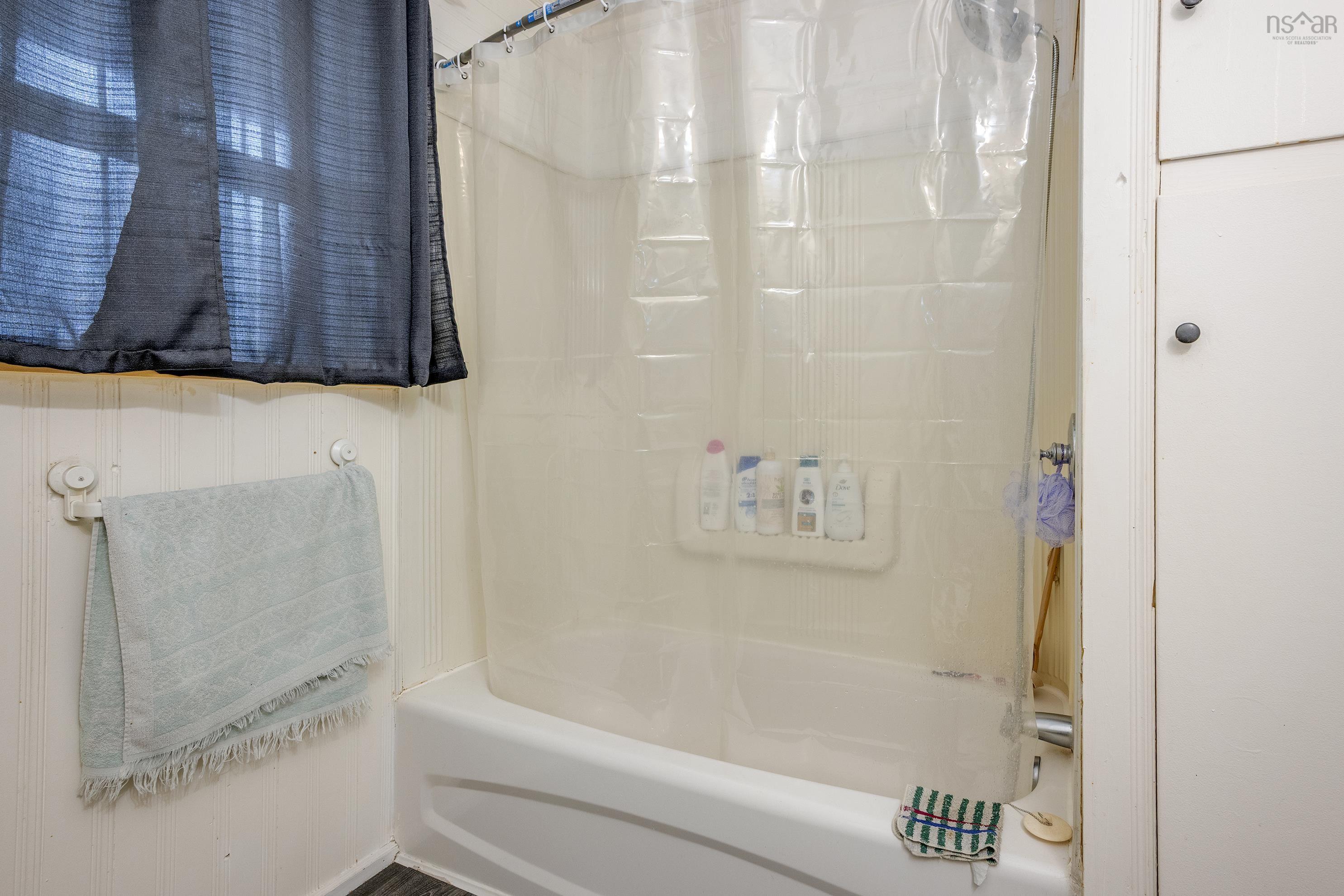 $230,000.00: 10014 221 Highway, Habitant