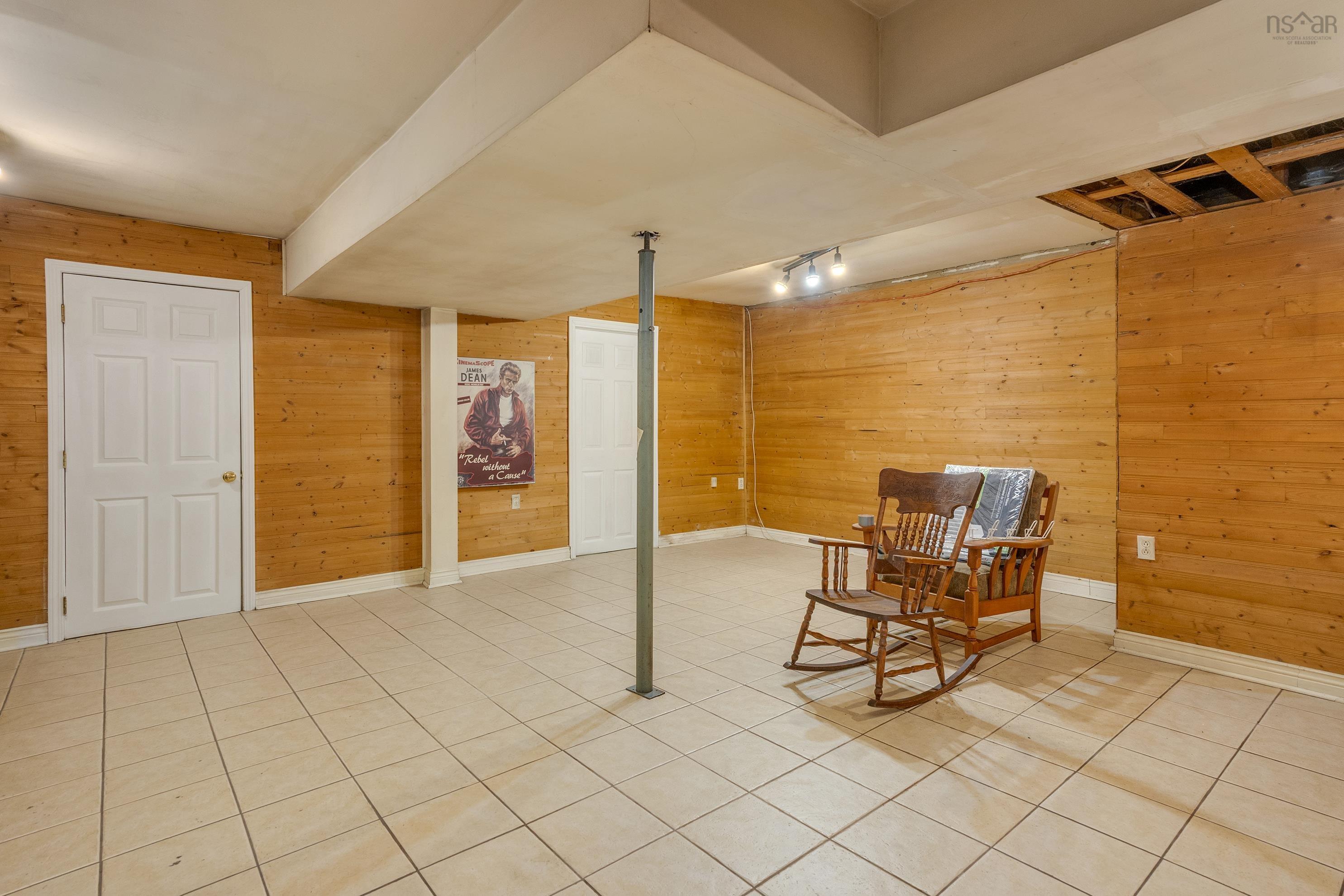 $230,000.00: 10014 221 Highway, Habitant