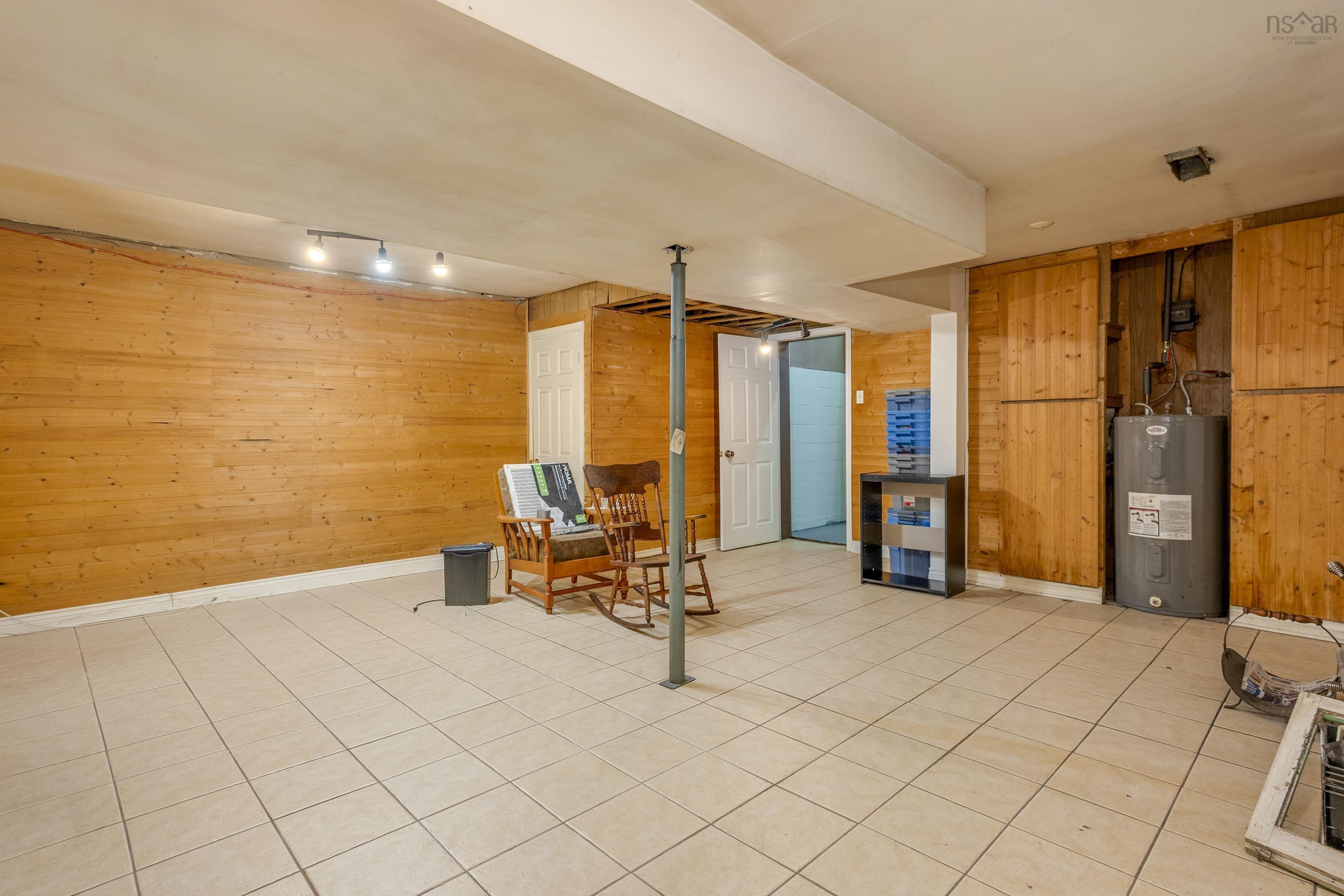 $230,000.00: 10014 221 Highway, Habitant