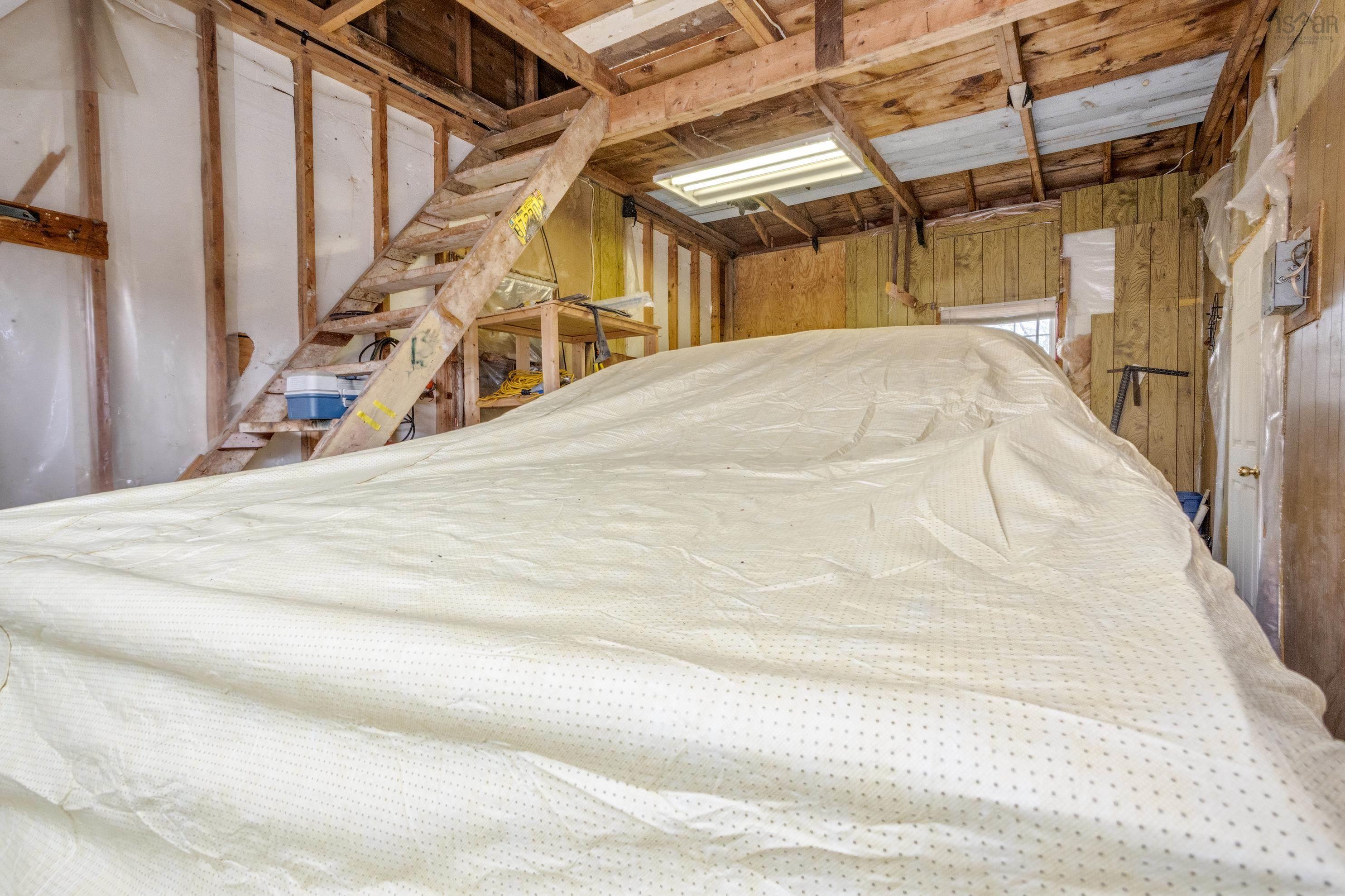 $230,000.00: 10014 221 Highway, Habitant