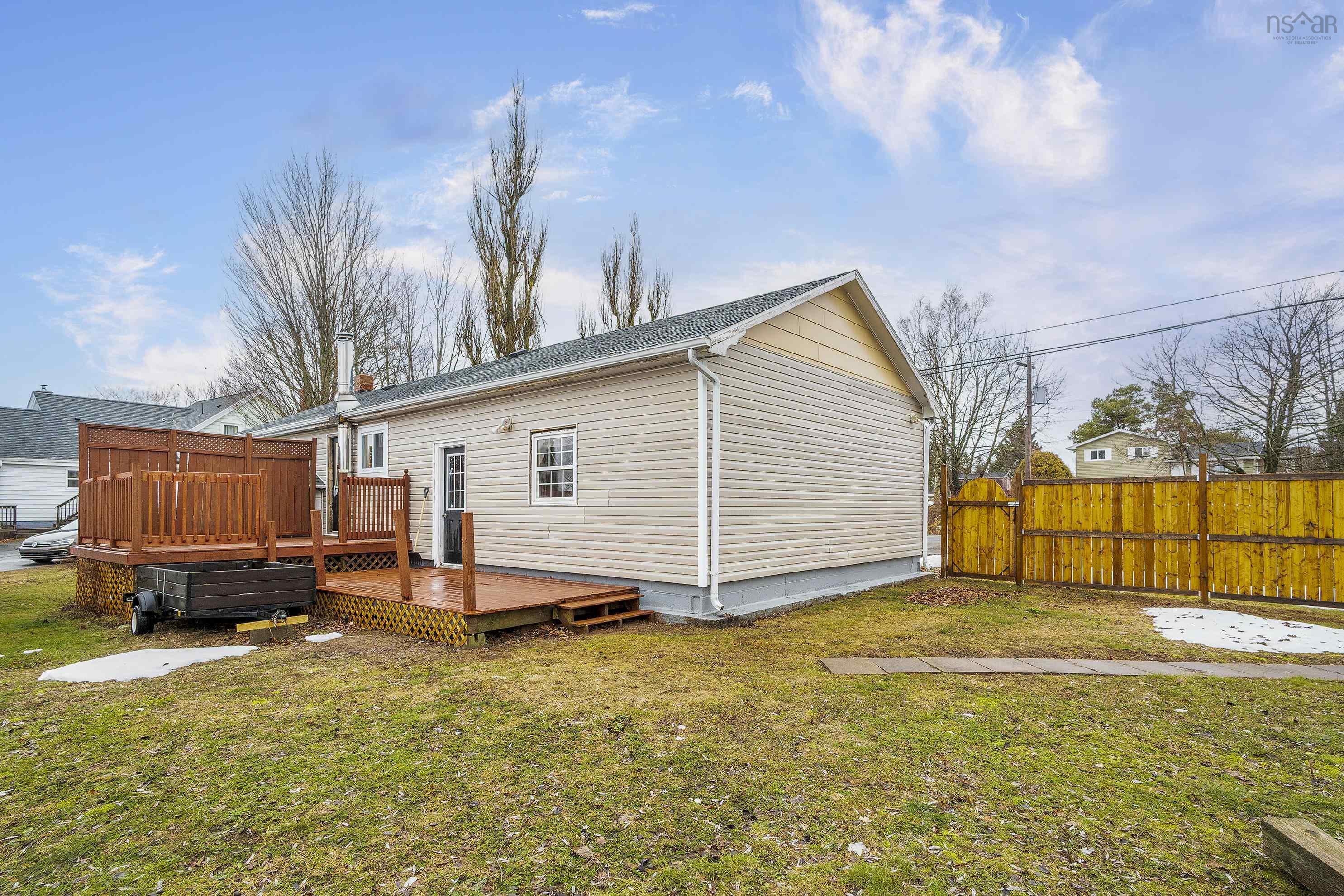 $230,000.00: 10014 221 Highway, Habitant