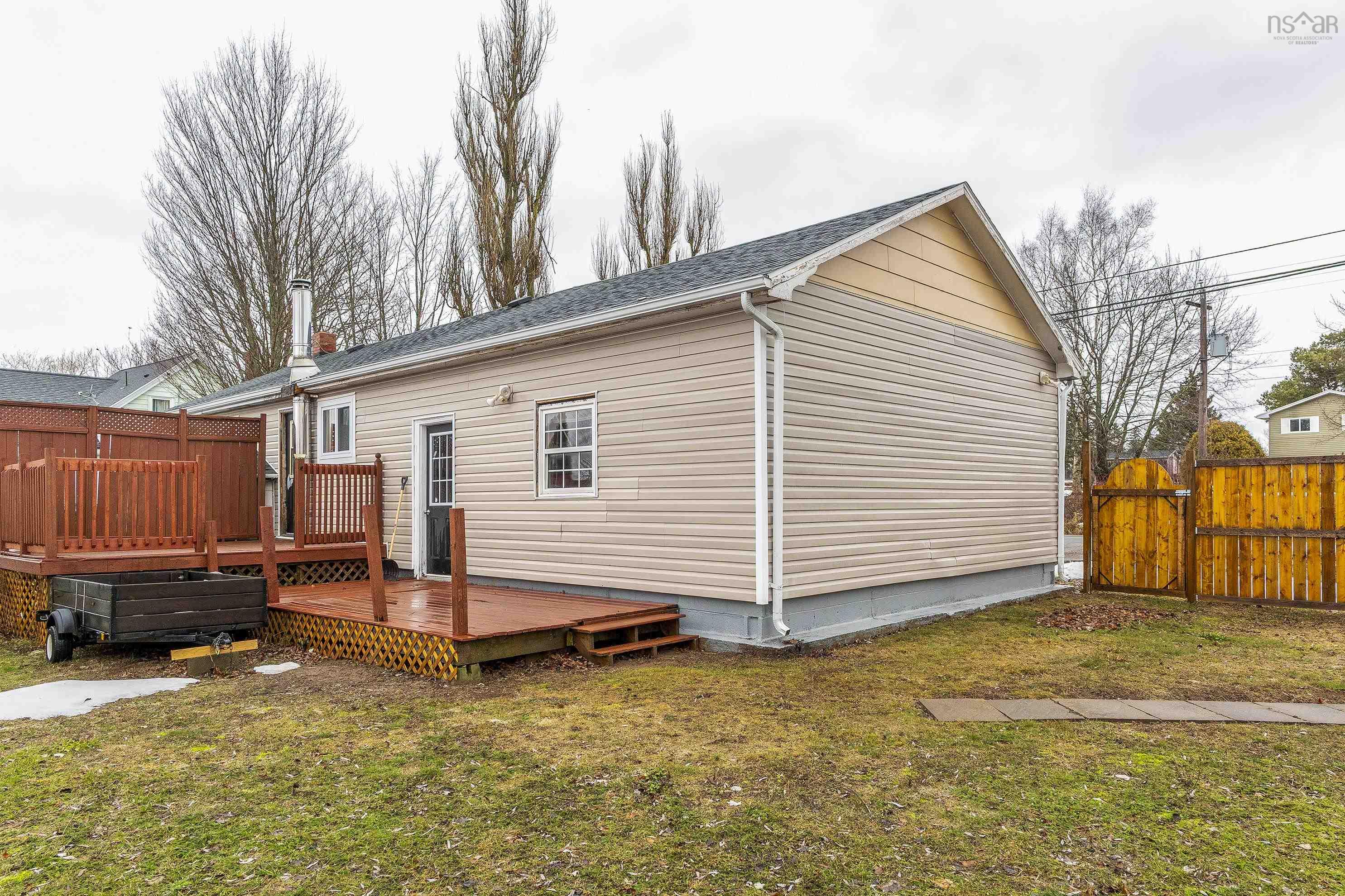 $230,000.00: 10014 221 Highway, Habitant