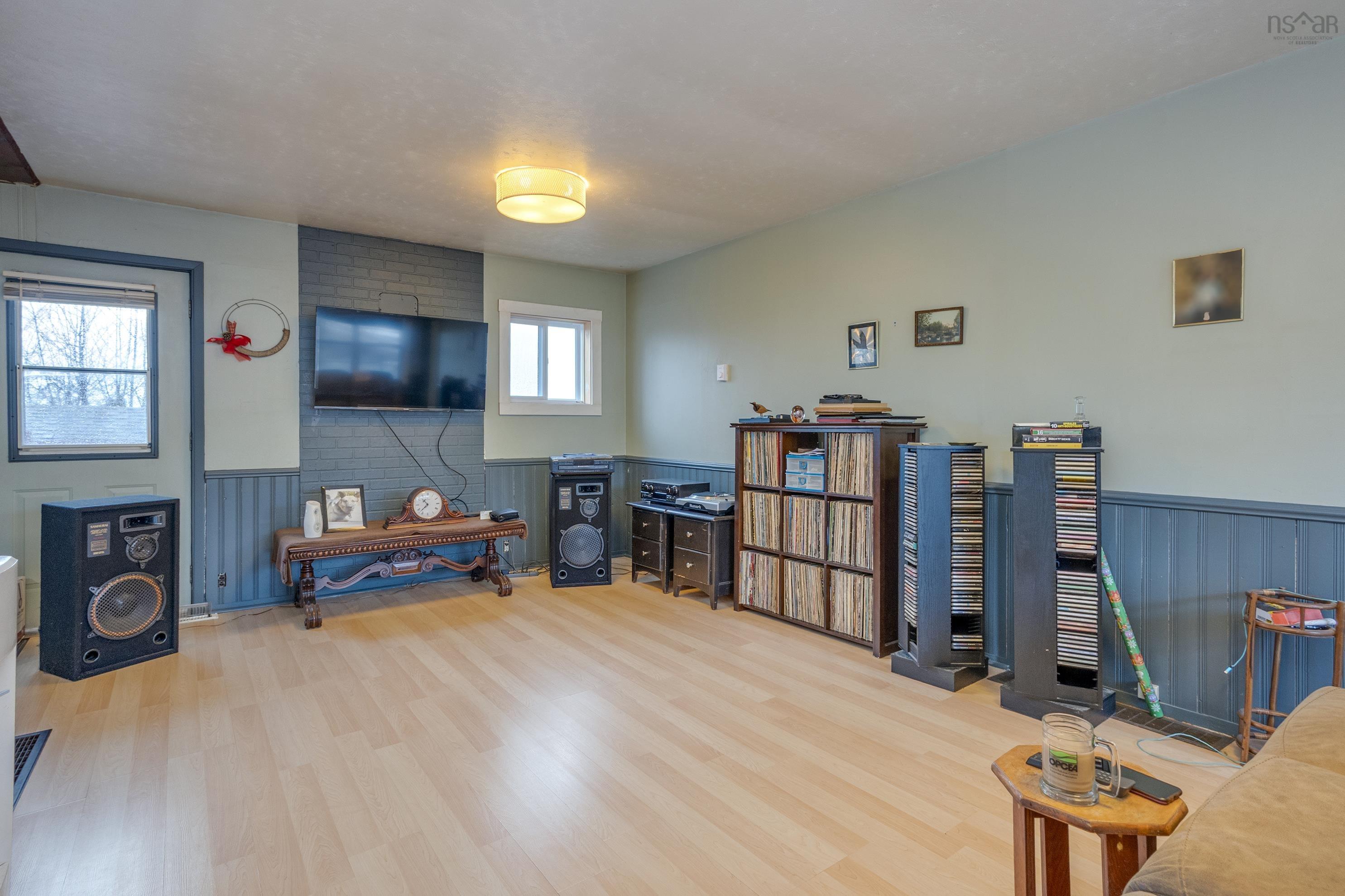 $230,000.00: 10014 221 Highway, Habitant