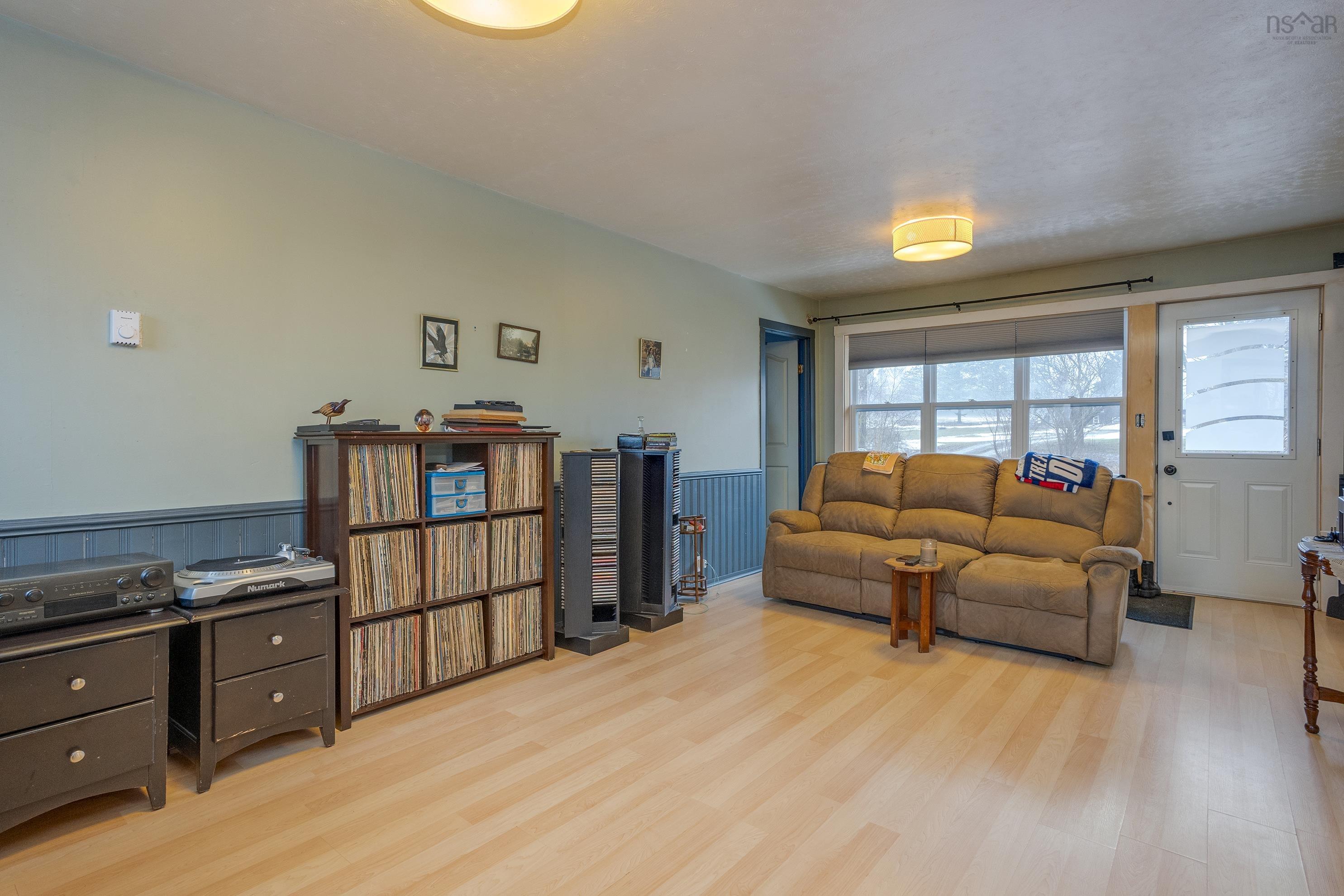 $230,000.00: 10014 221 Highway, Habitant