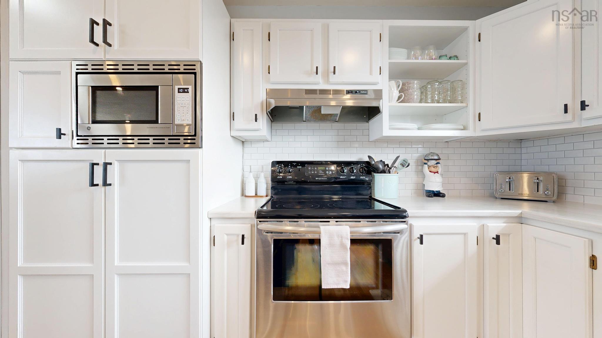 $475,000.00: 16 Parker Place Crescent, Enfield