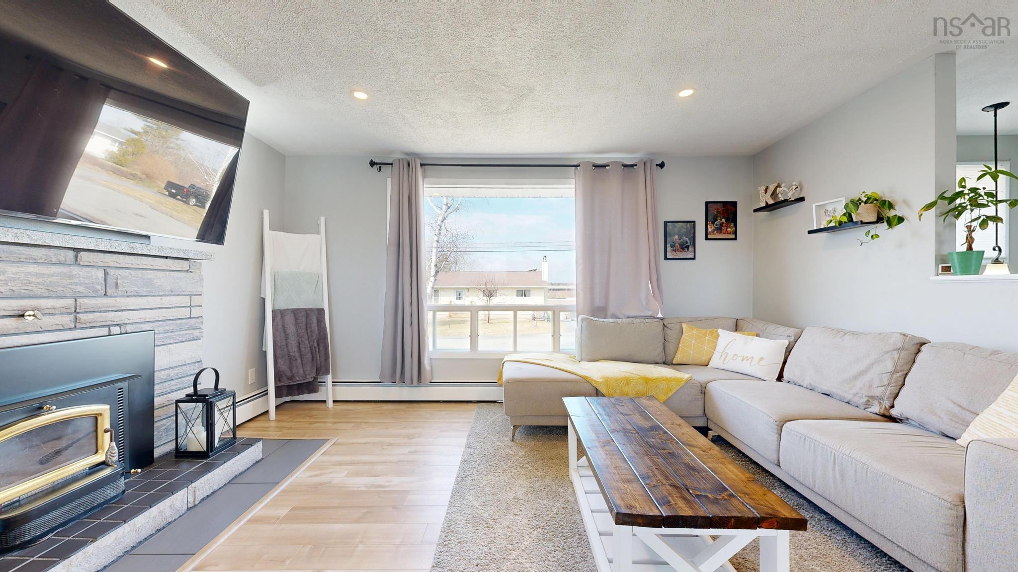 $475,000.00: 16 Parker Place Crescent, Enfield