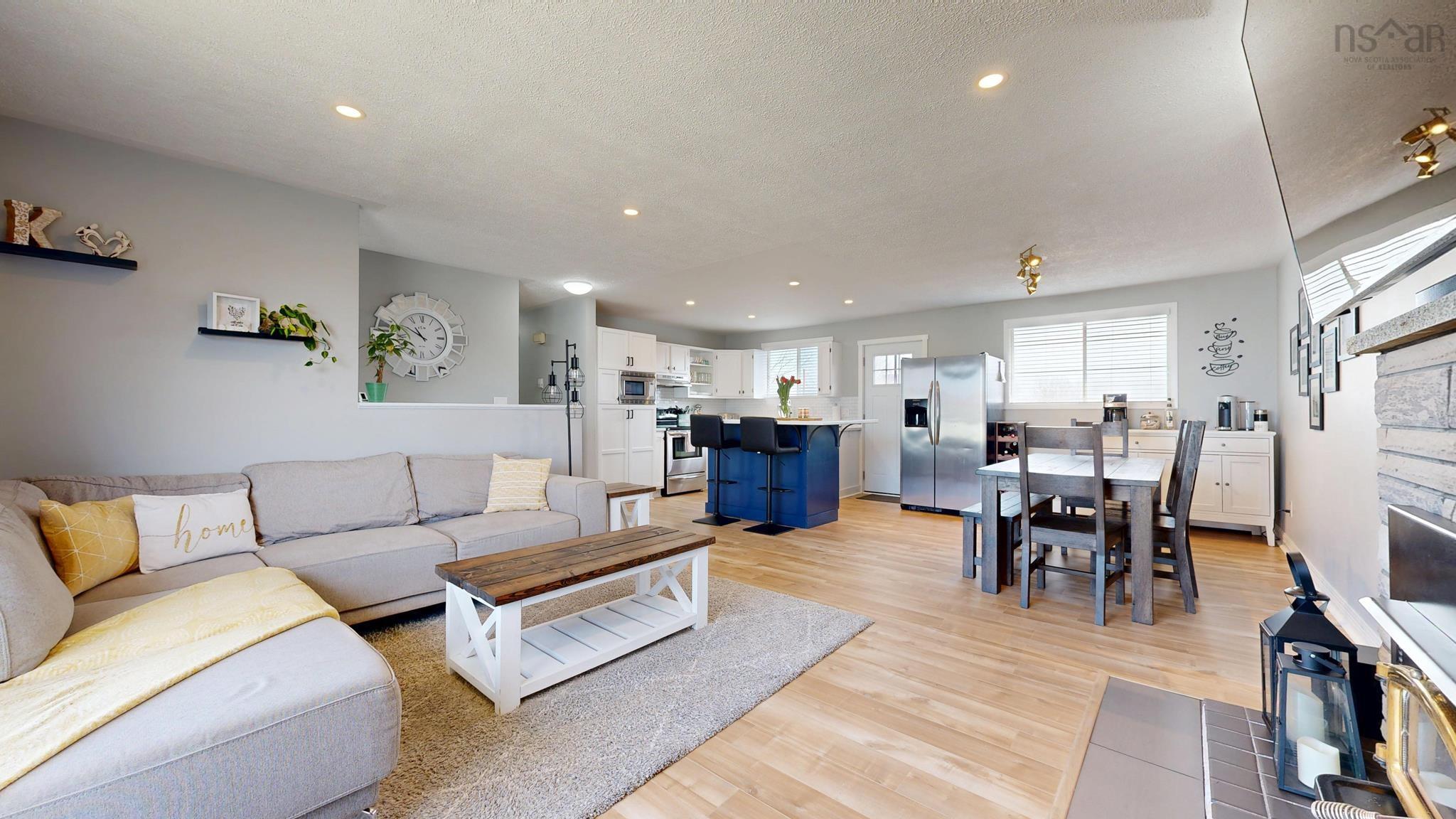 $475,000.00: 16 Parker Place Crescent, Enfield