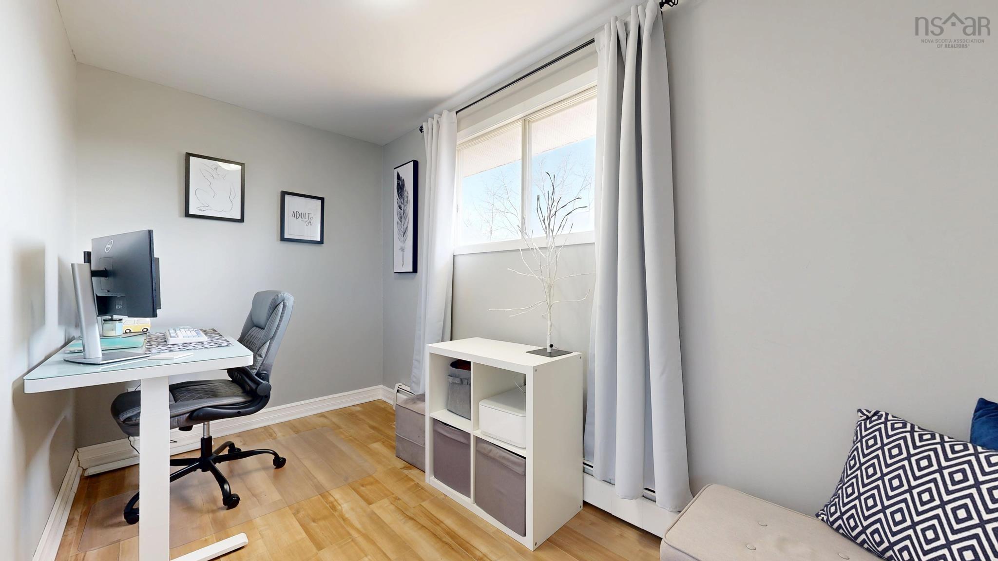 $475,000.00: 16 Parker Place Crescent, Enfield