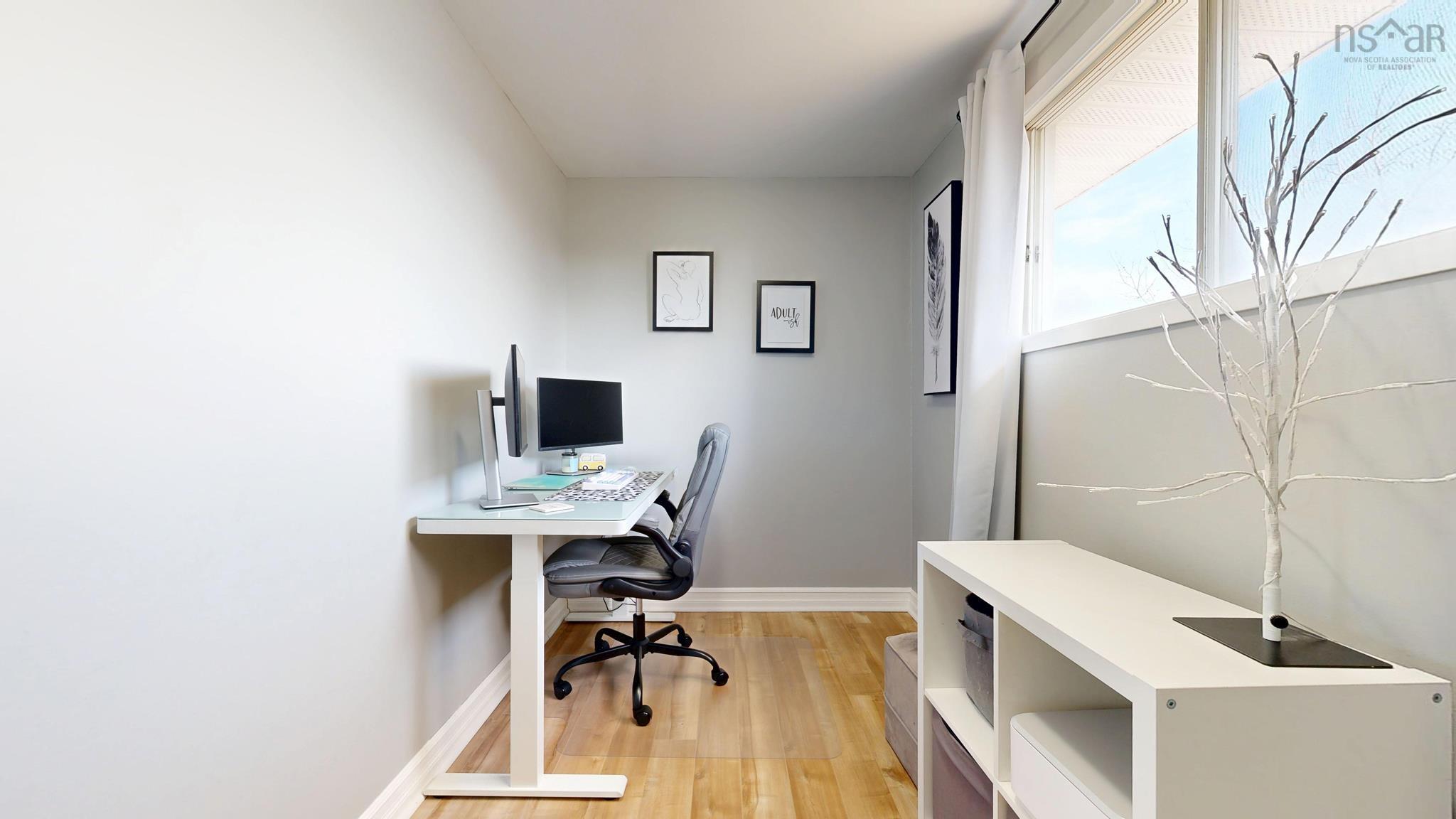 $475,000.00: 16 Parker Place Crescent, Enfield