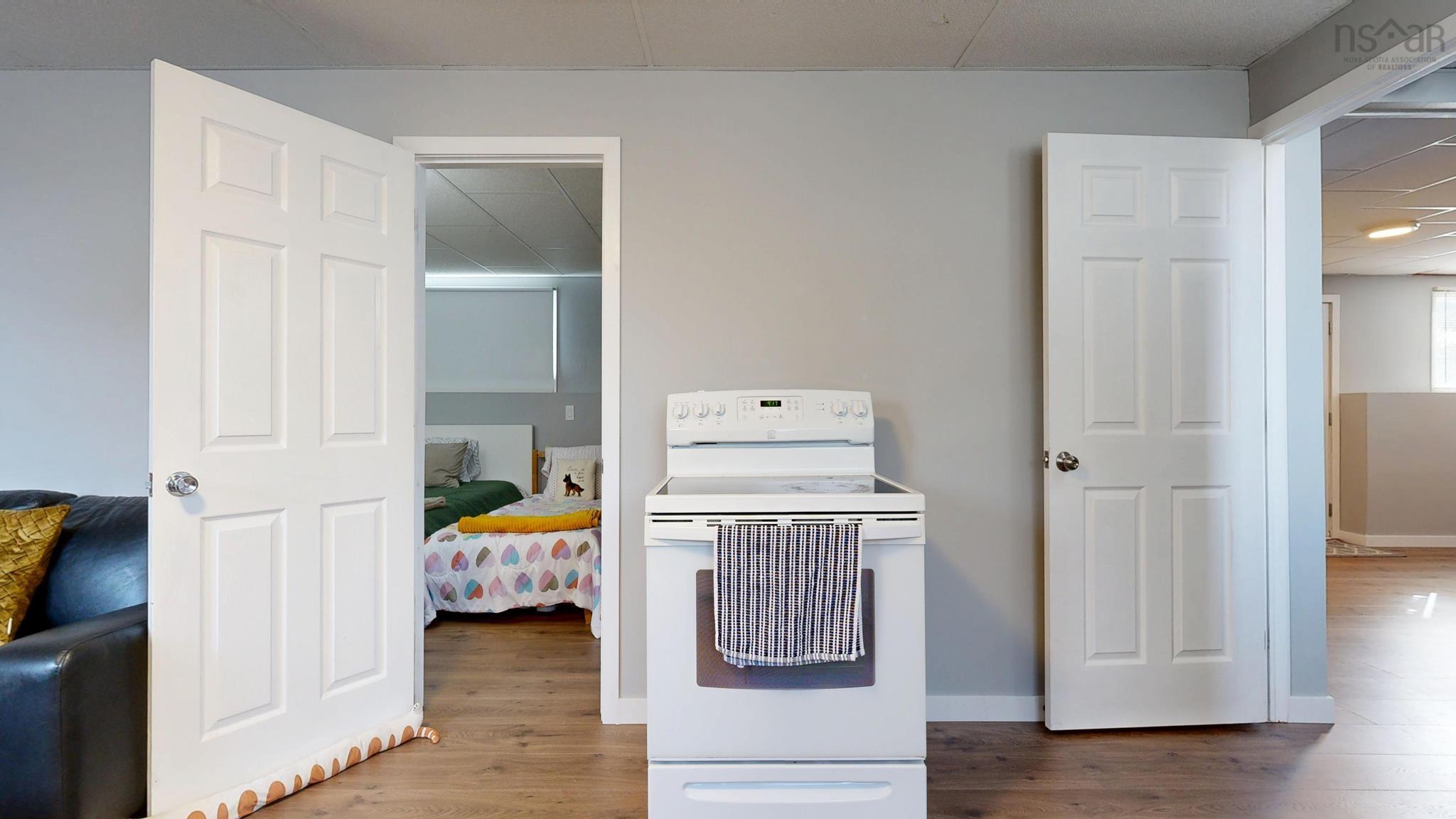 $475,000.00: 16 Parker Place Crescent, Enfield