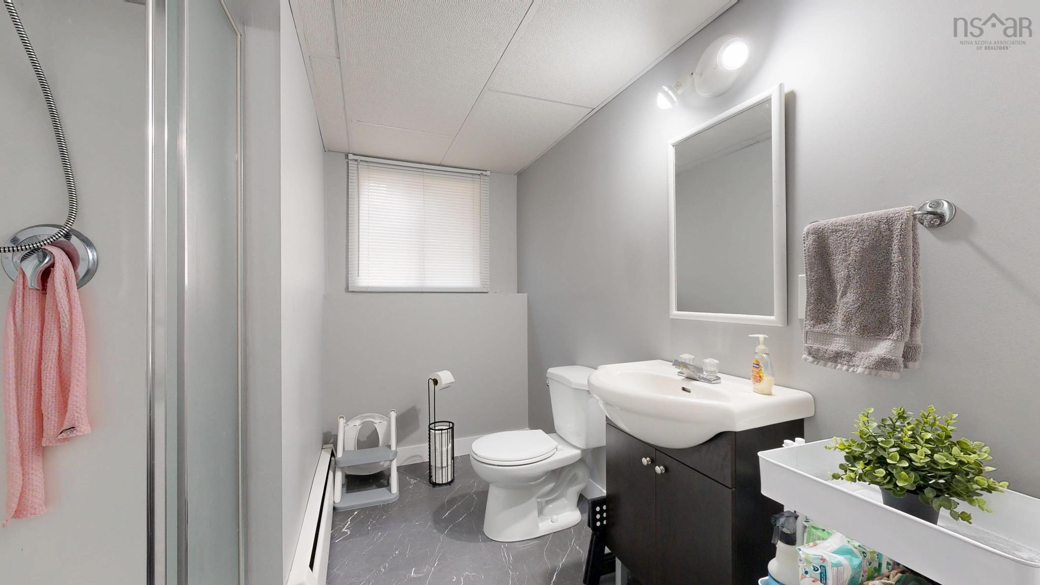 $475,000.00: 16 Parker Place Crescent, Enfield