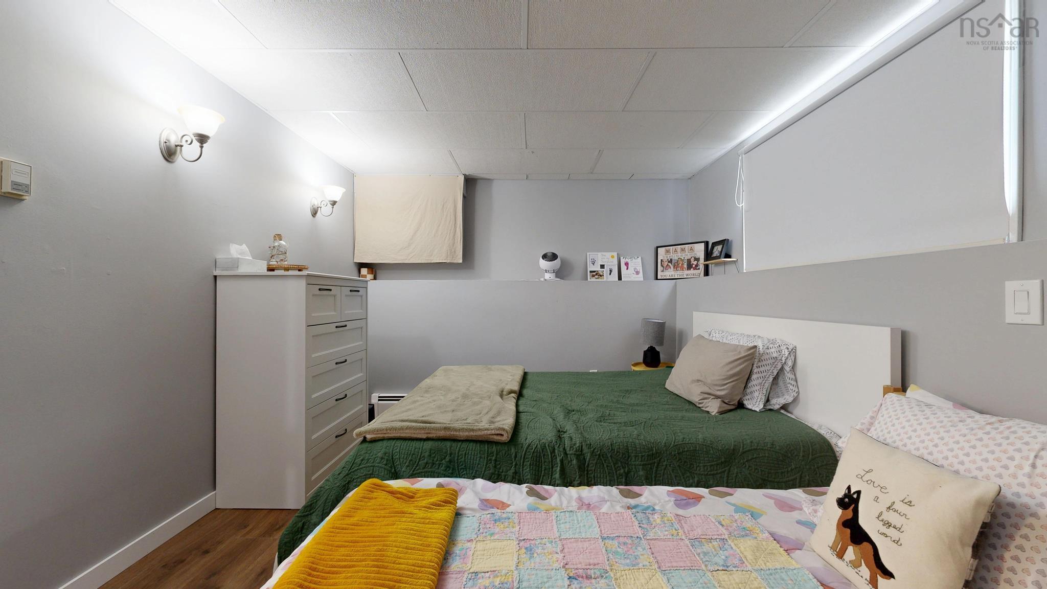 $475,000.00: 16 Parker Place Crescent, Enfield